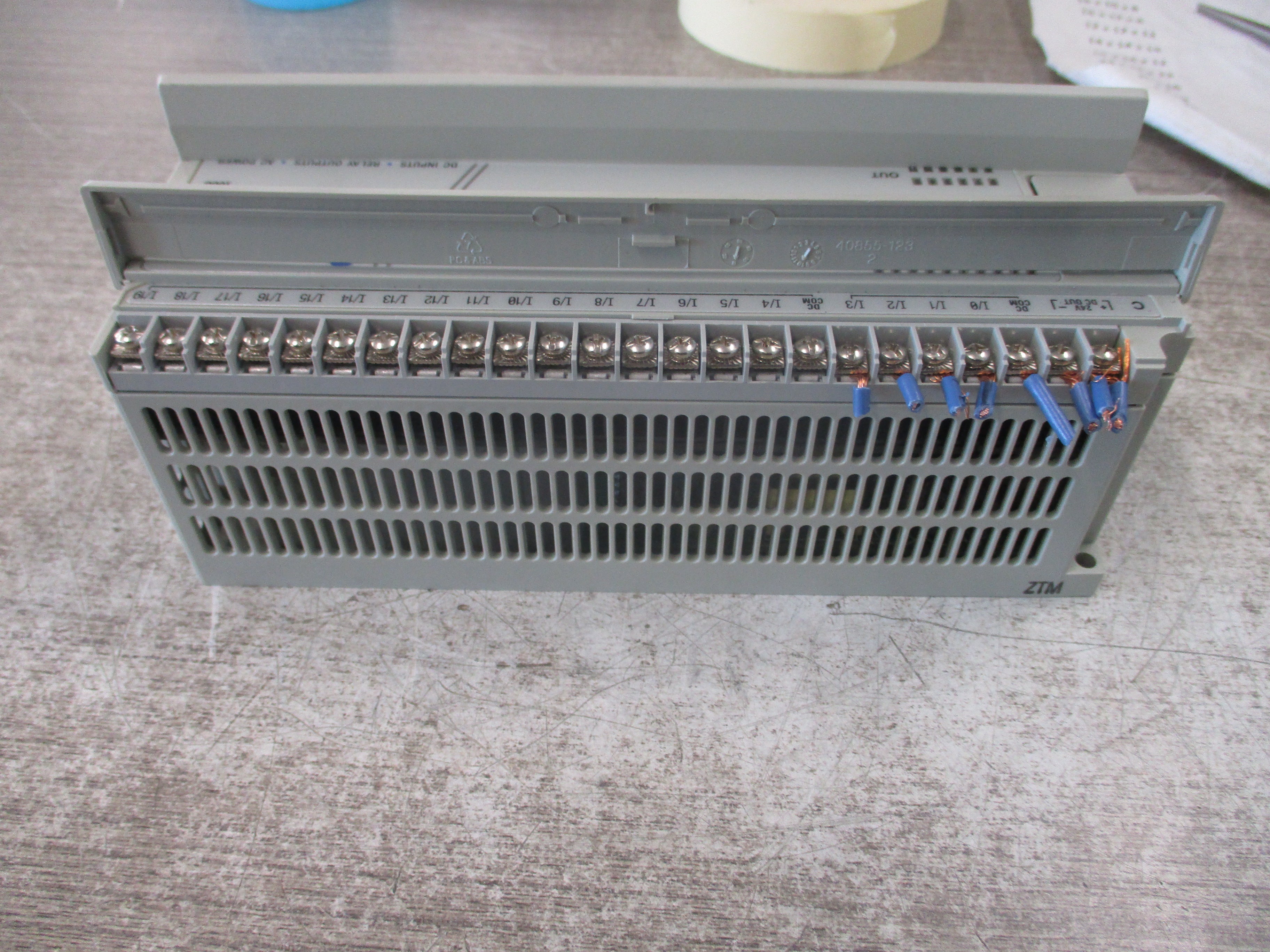 Allen-Bradley MicroLogix 1000 Controller 1761-L32BWA Ser. E FRN 1.0 New Surplus