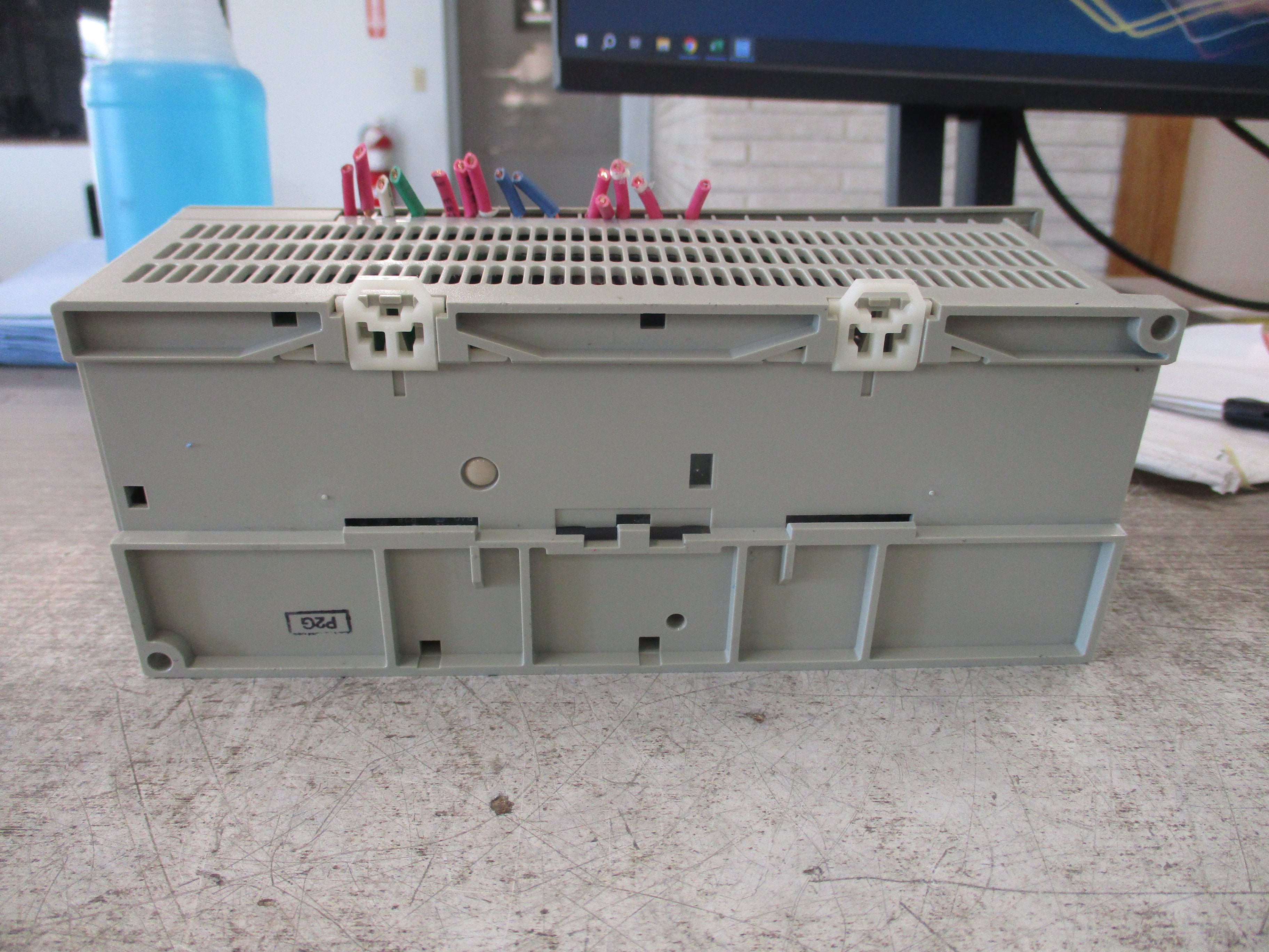 Allen-Bradley MicroLogix 1000 Controller 1761-L32BWA Ser. E FRN 1.0 New Surplus
