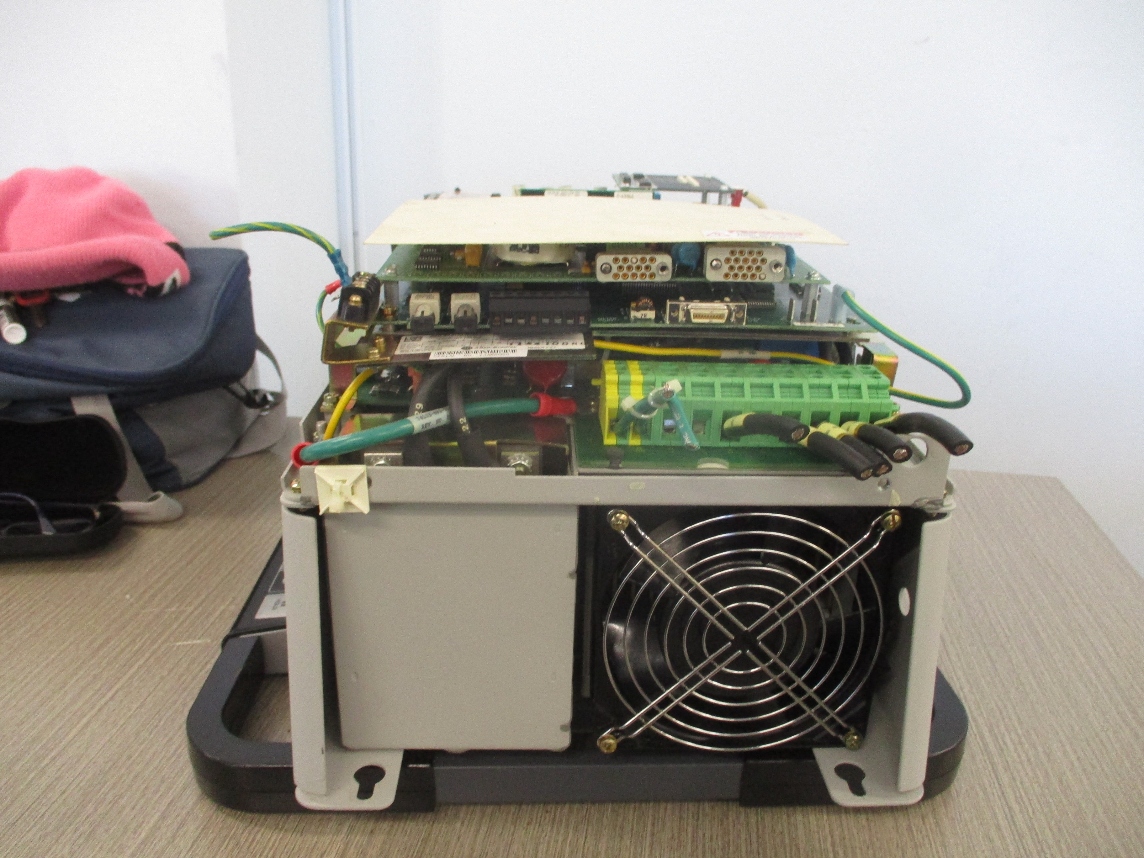 Allen-Bradley DC-AC Drive SA3100-R030-AX-L6R 30HP DC Input: 27-32KVA 513-620V
