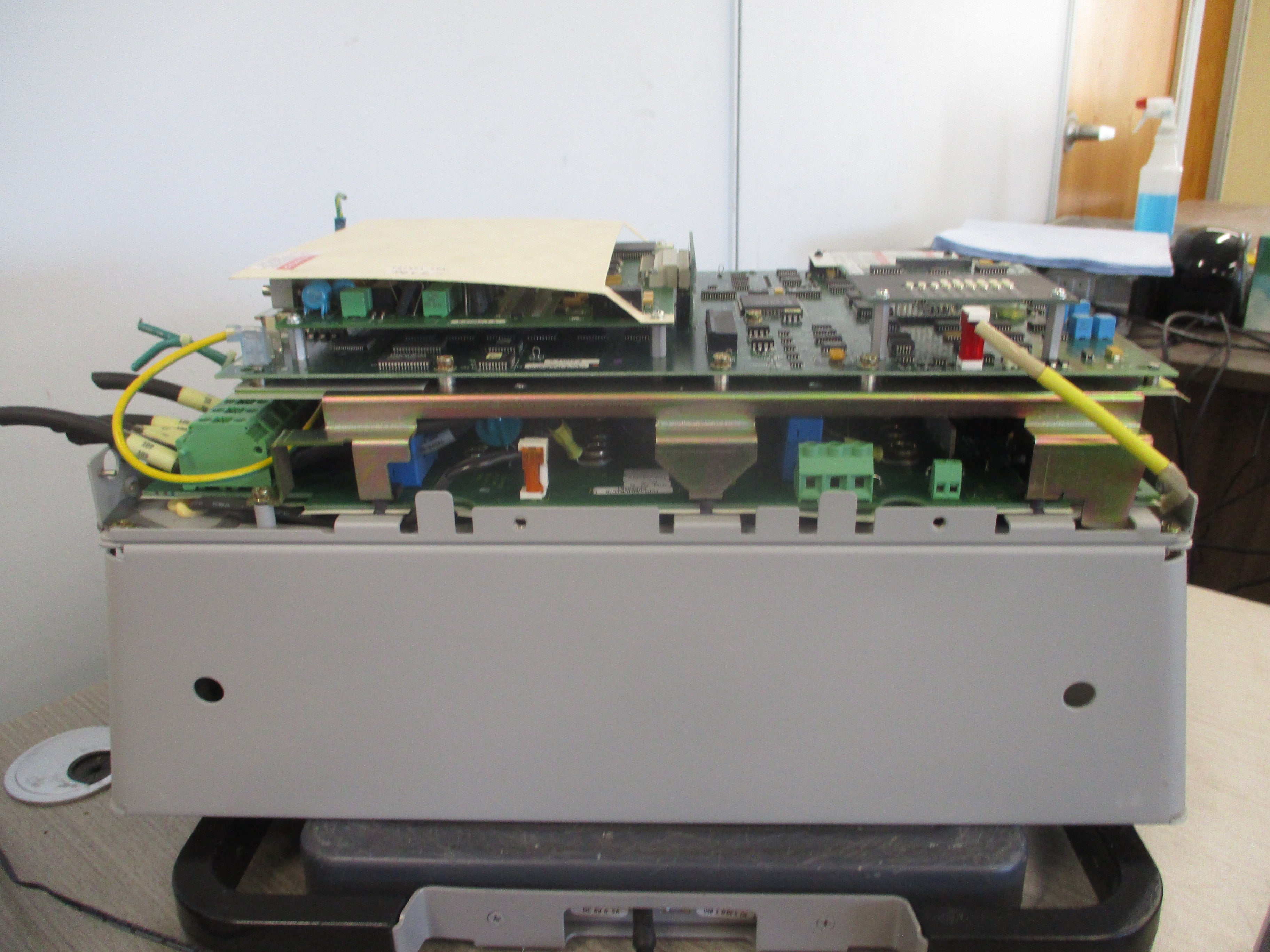 Allen-Bradley DC-AC Drive SA3100-R030-AX-L6R 30HP DC Input: 27-32KVA 513-620V
