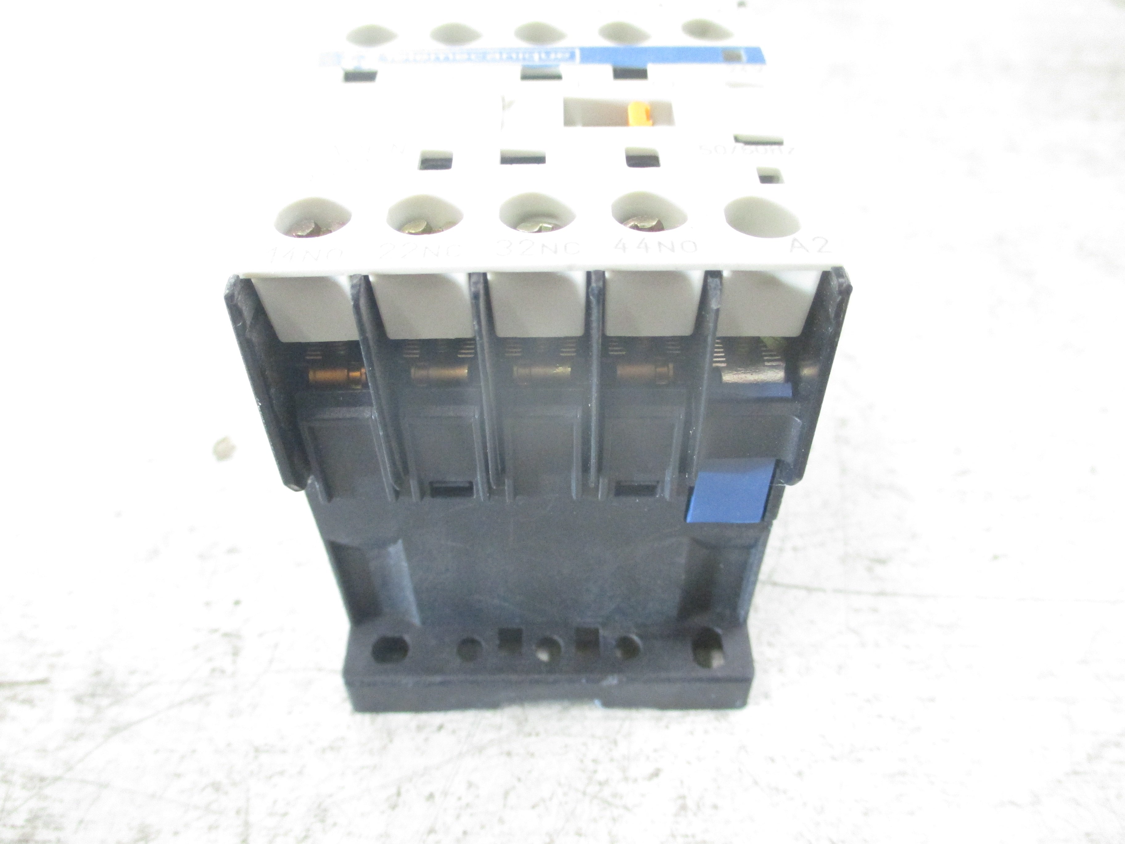 Telemecanique Contactor CA2KN 22 B7 24V Coil Used