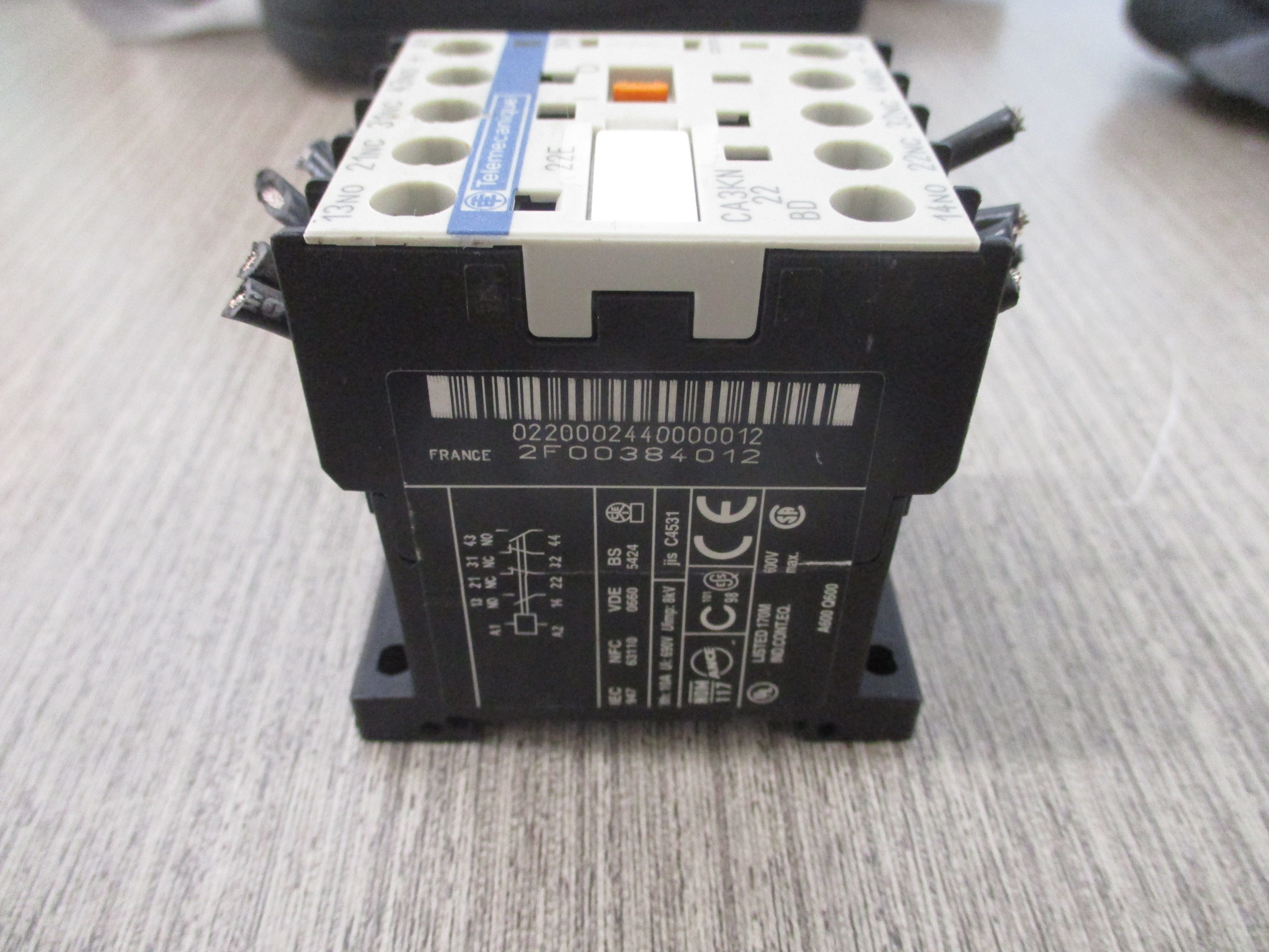 Telemecanique Contactor CA3KN 22 BD 24DC Coil Used