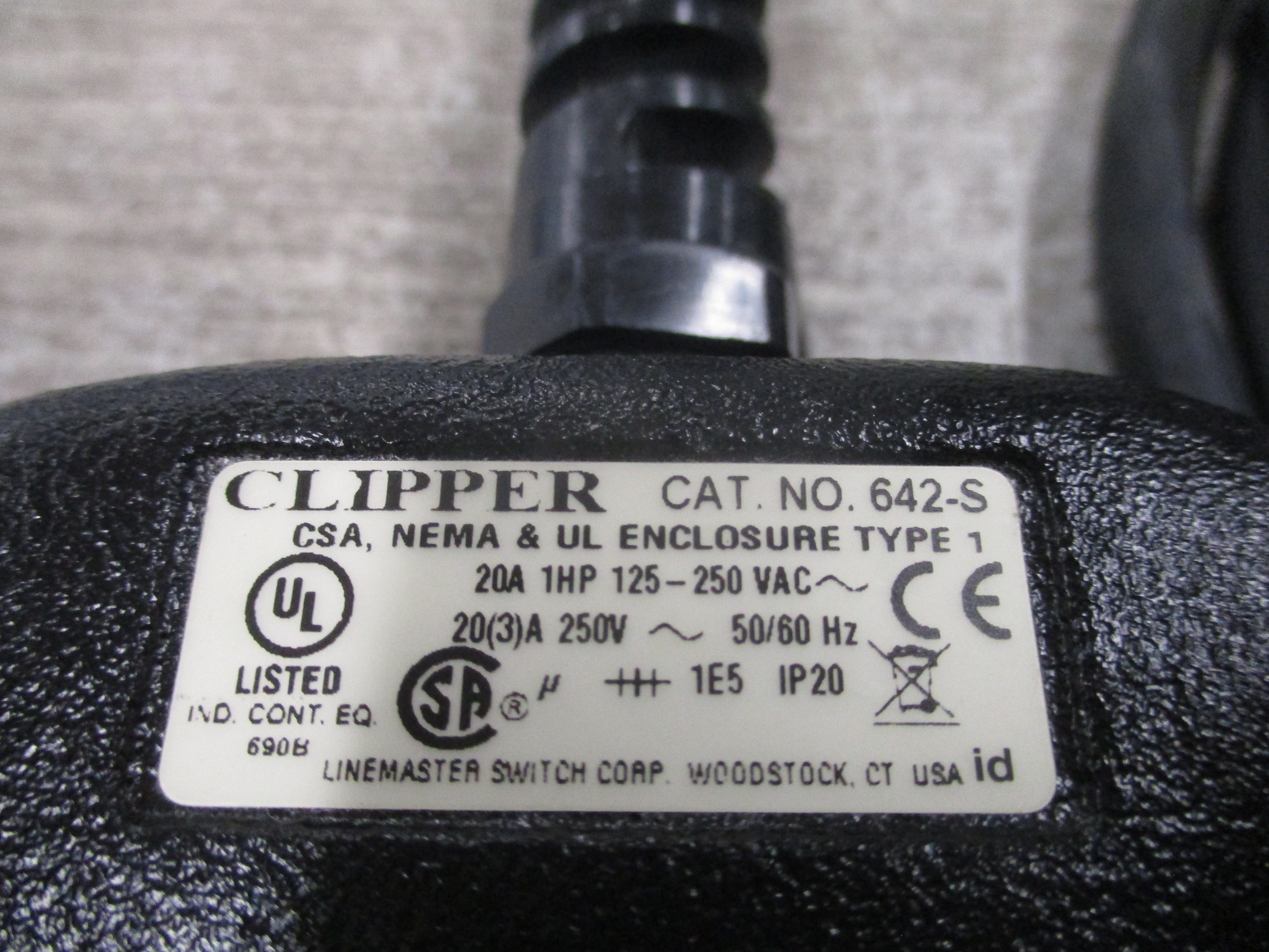 Linemaster Clipper Foot Switch 642-S 125-250VAC 50/60Hz Used