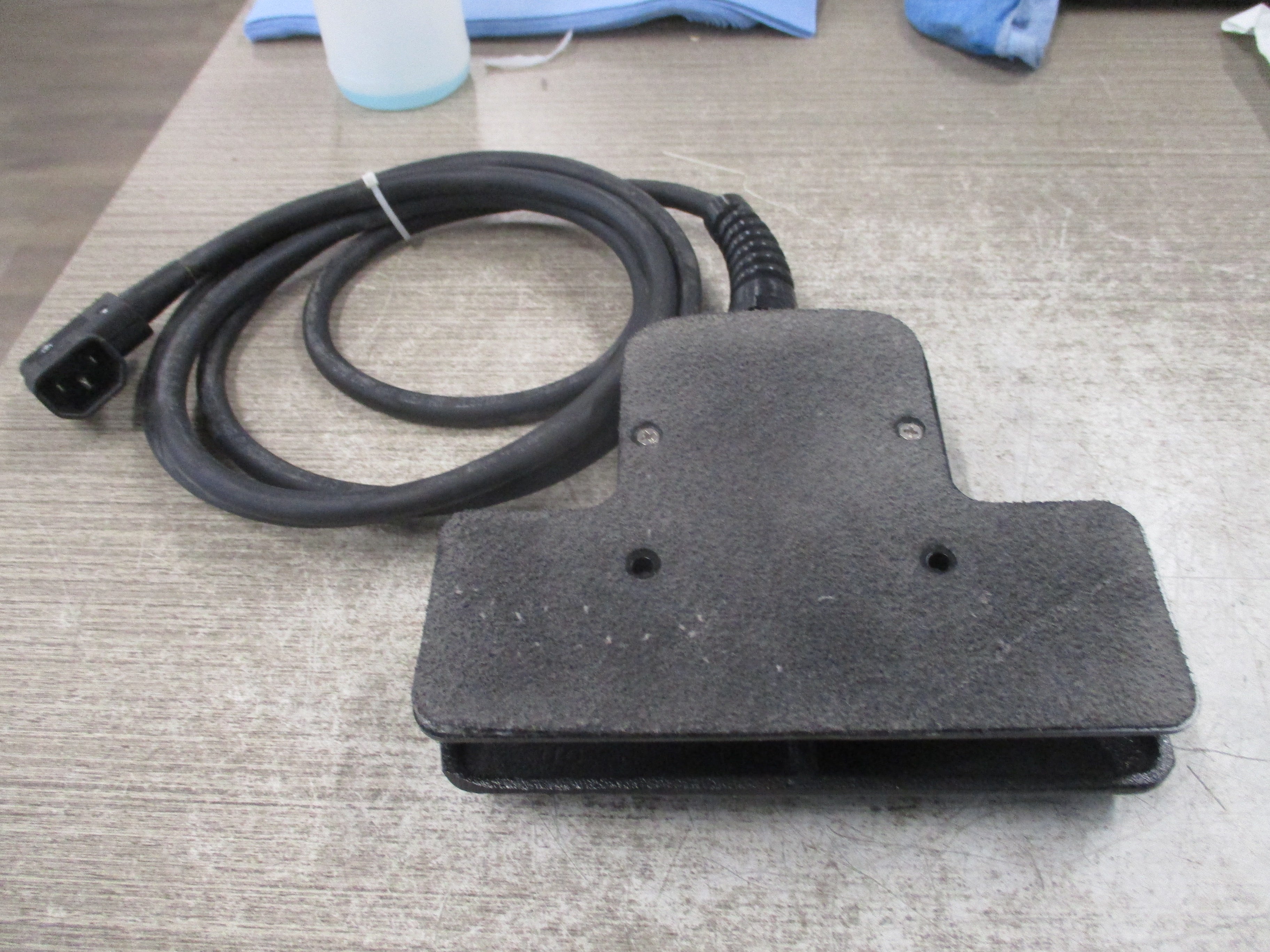 Linemaster Clipper Foot Switch 642-S 125-250VAC 50/60Hz Used
