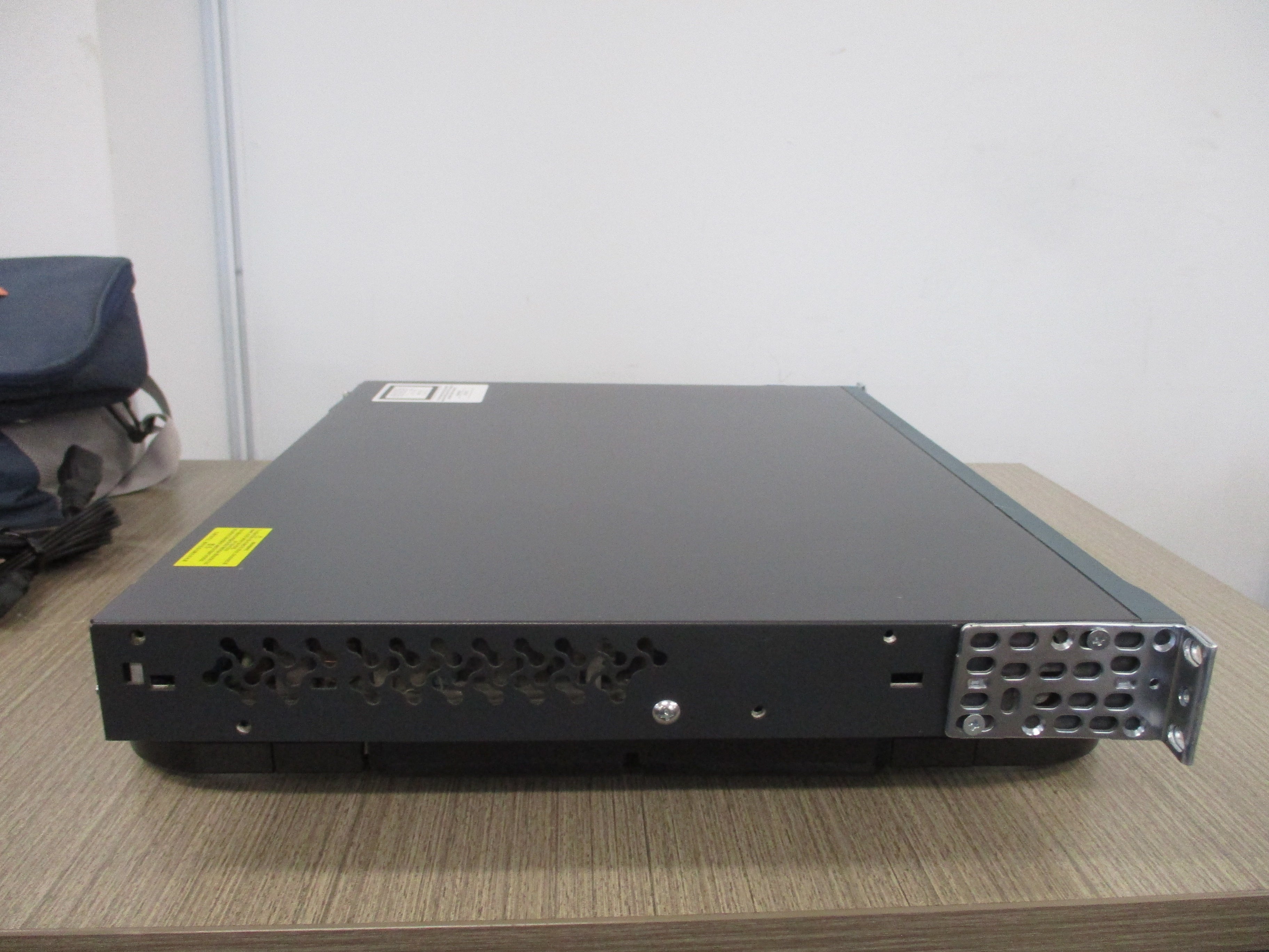 Cisco 48-Port Gigabit Switch WS-C2960S-48LPS-L V03 Used