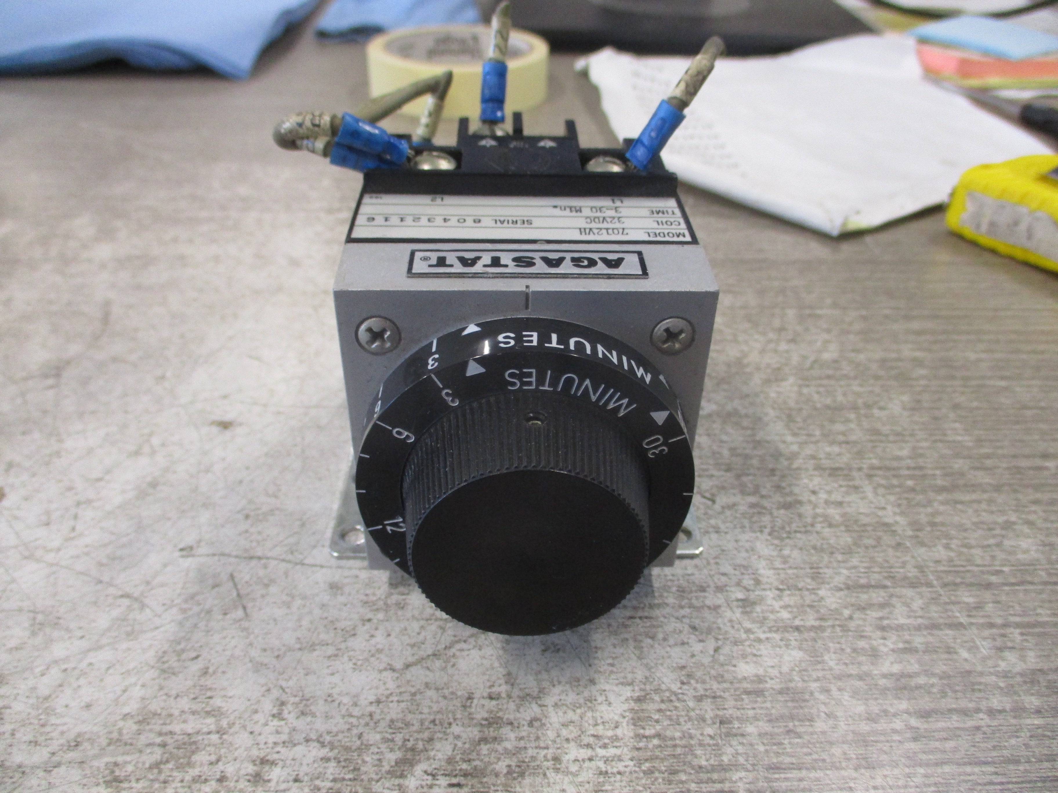 Agastat Timer 7012VH 32VDC Coil Time: 3-30 Min. *Chipped Corner* Used