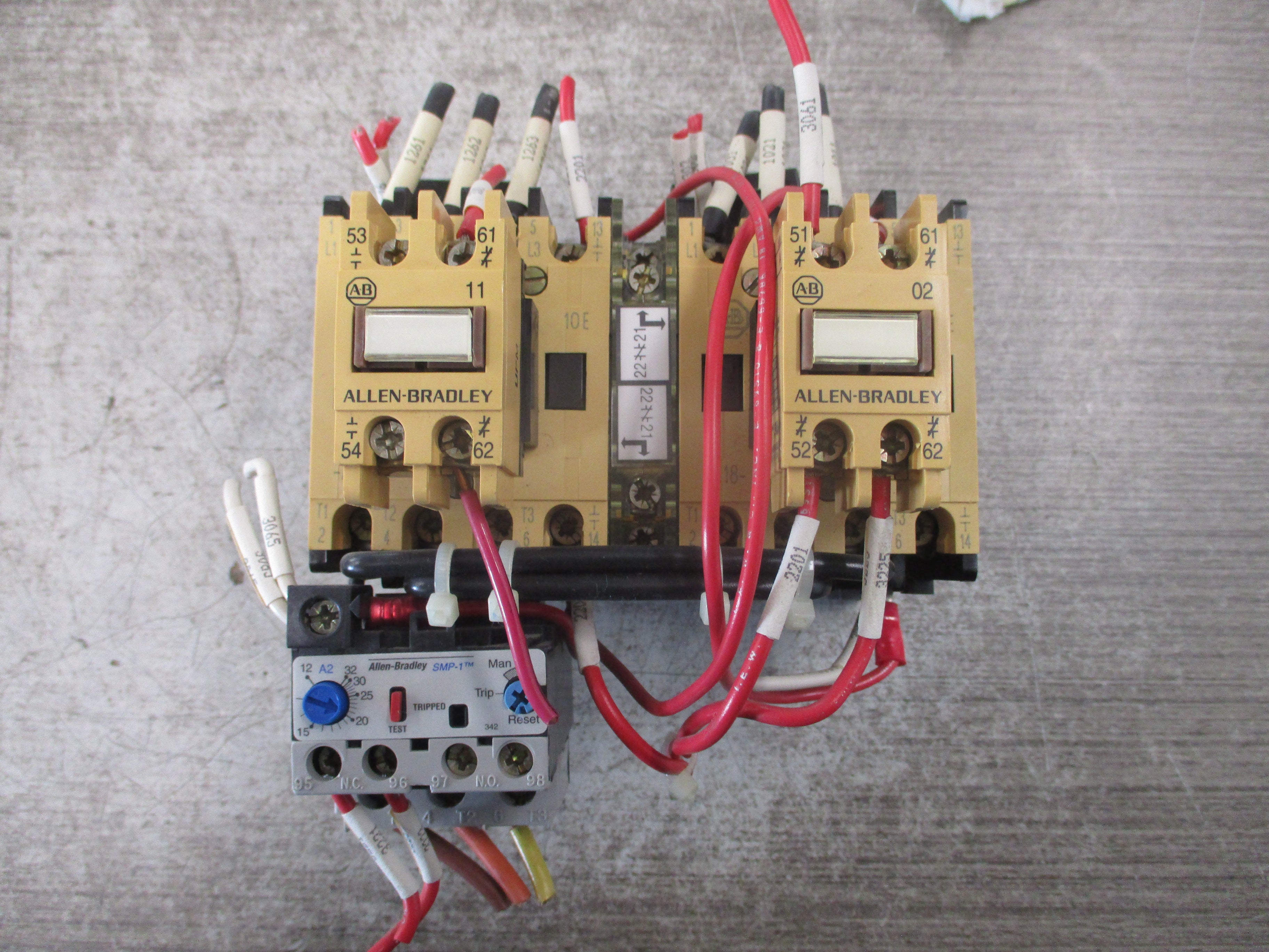Allen-Bradley Reversing Starter 100-A18ND3/193-A2H1 120V Coil Trip: 12-32A