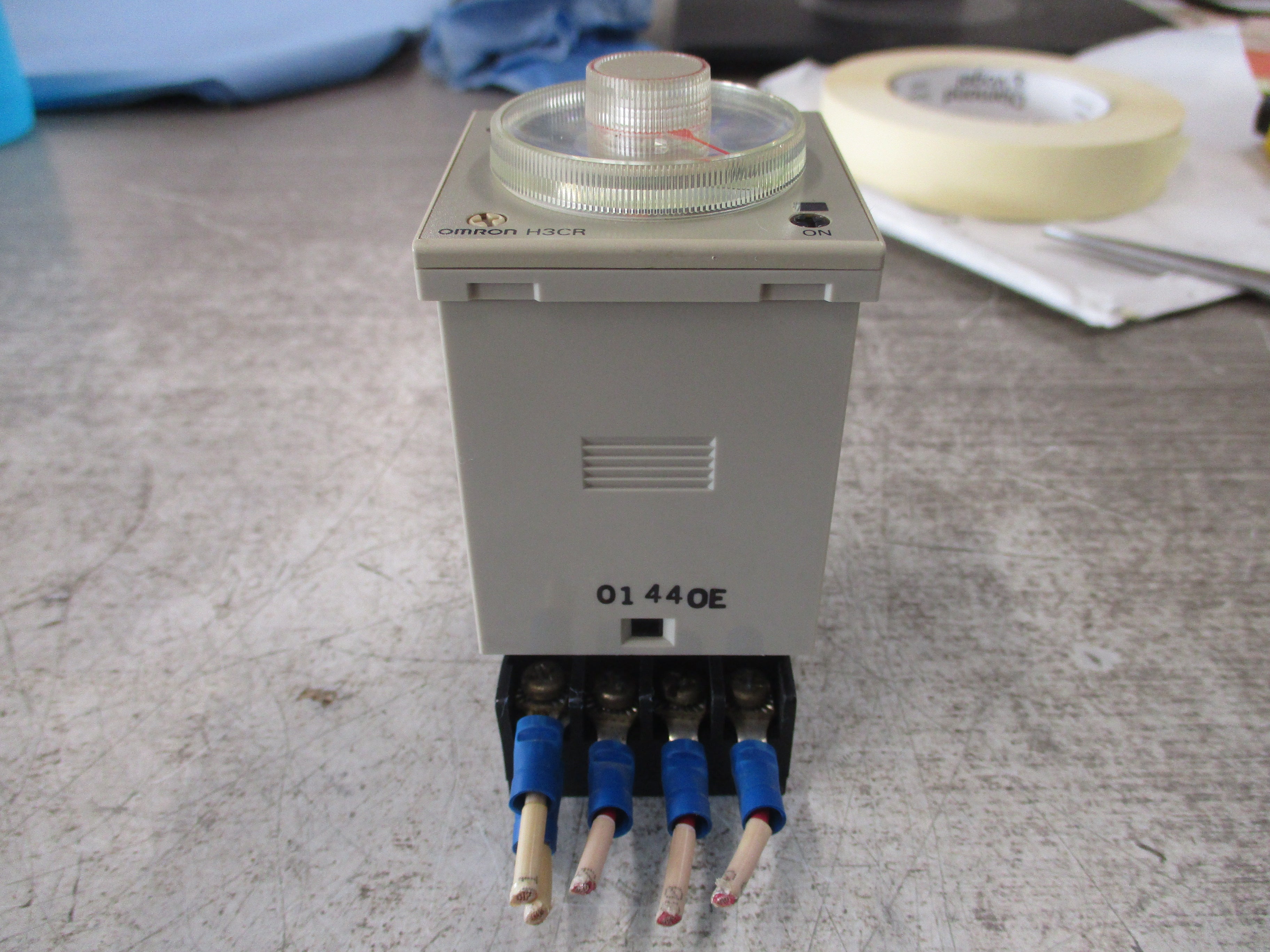 Omron Timer H3CR-F8 100-240VAC 50/60Hz W/Base Used