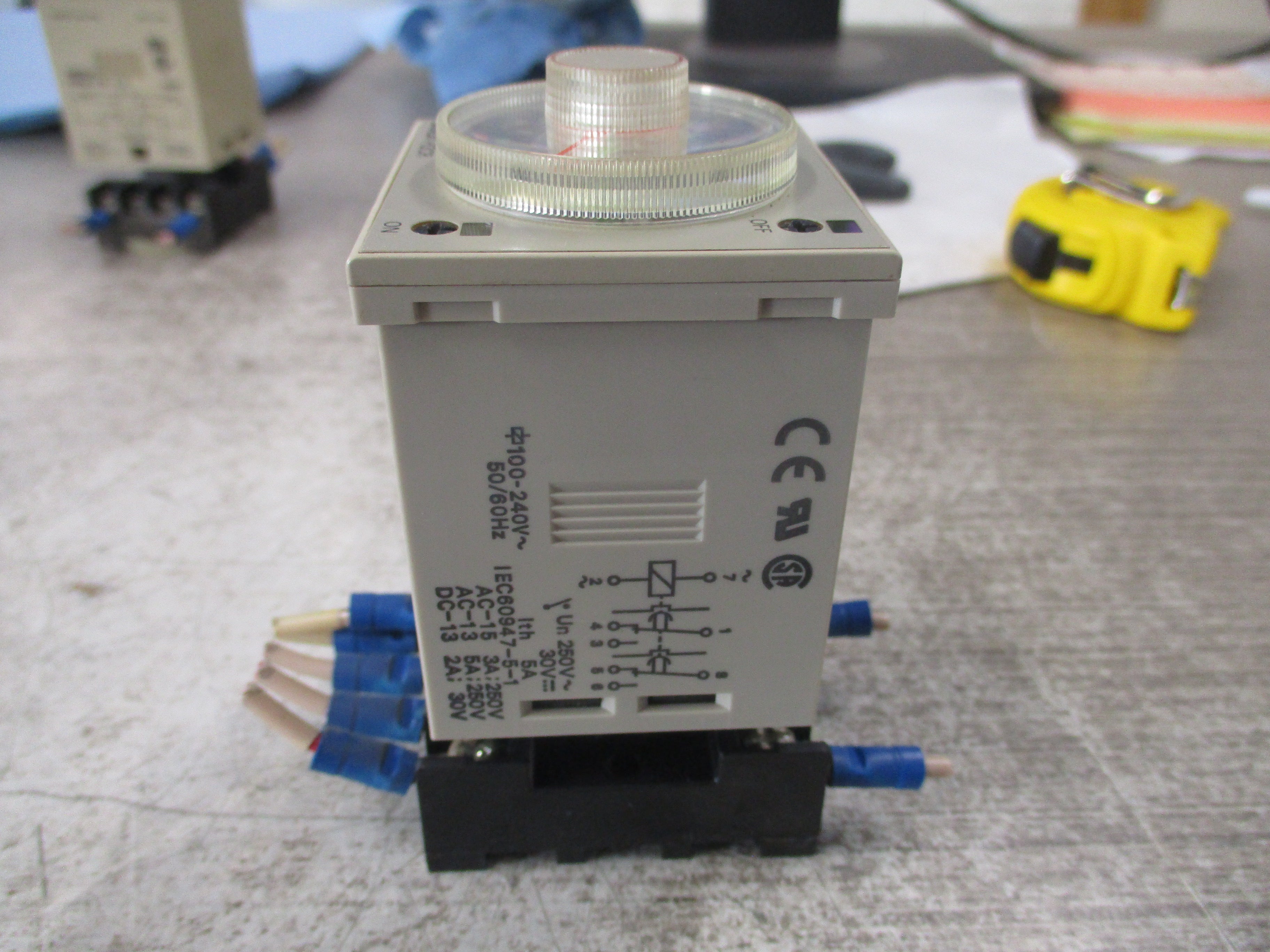 Omron Timer H3CR-F8-300 100-240V 50/60Hz W/Base Used