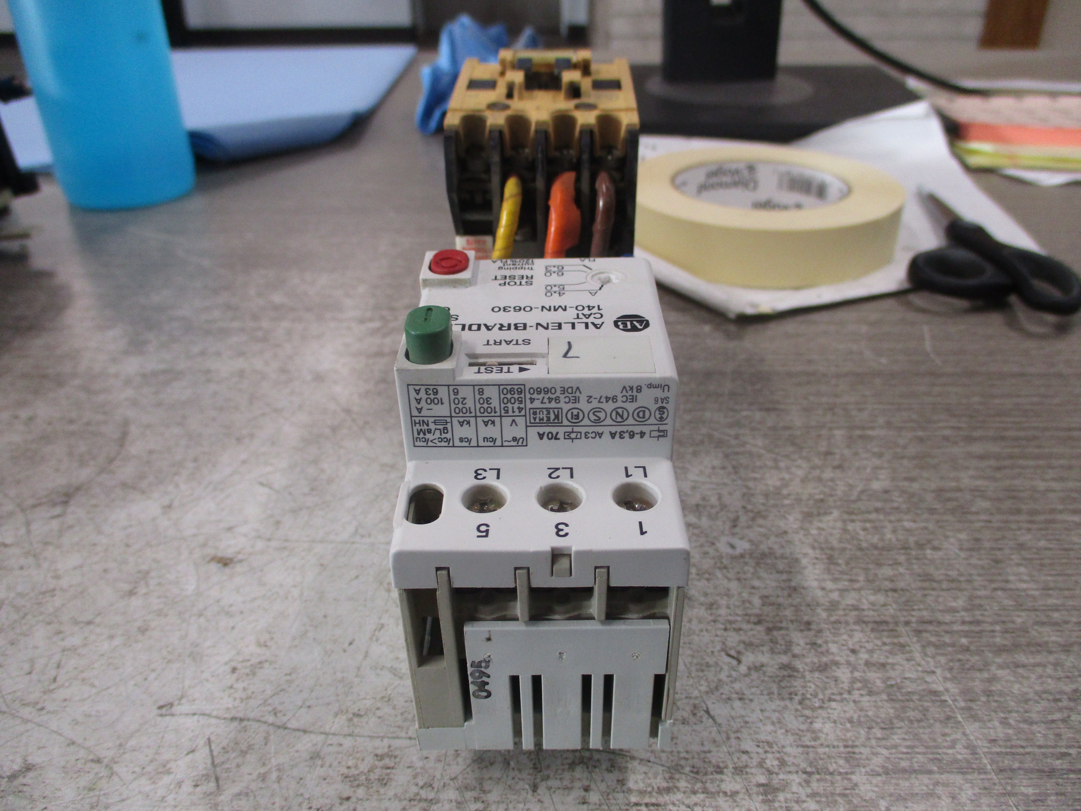 Allen-Bradley Starter 100-A09ND3/140-MN-0630 120V Coil Trip: 4.0-6.3A W/Mount