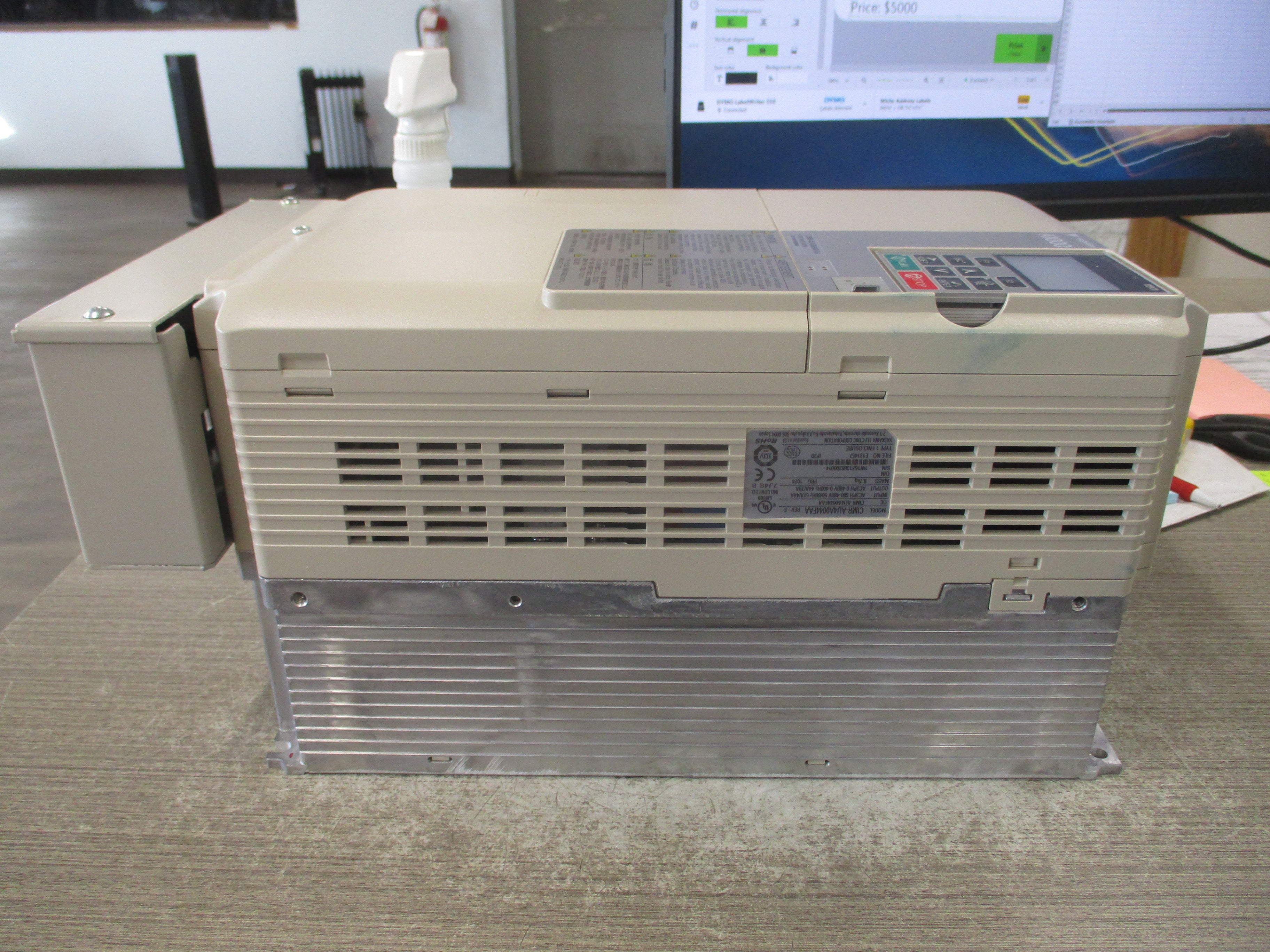 Yaskawa A1000 AC Drive CIMR-AU4A0044FAA Rev. E 30HP 3Ph Input: AC 3Ph 380-480V