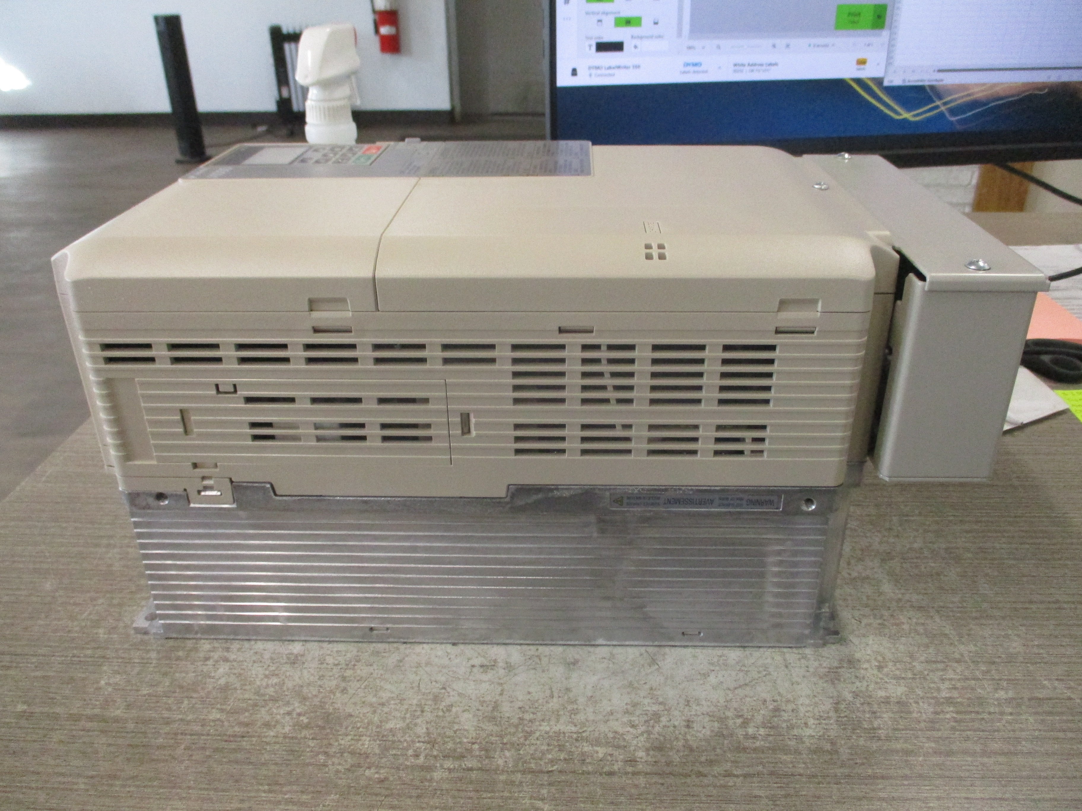 Yaskawa A1000 AC Drive CIMR-AU4A0044FAA Rev. E 30HP 3Ph Input: AC 3Ph 380-480V