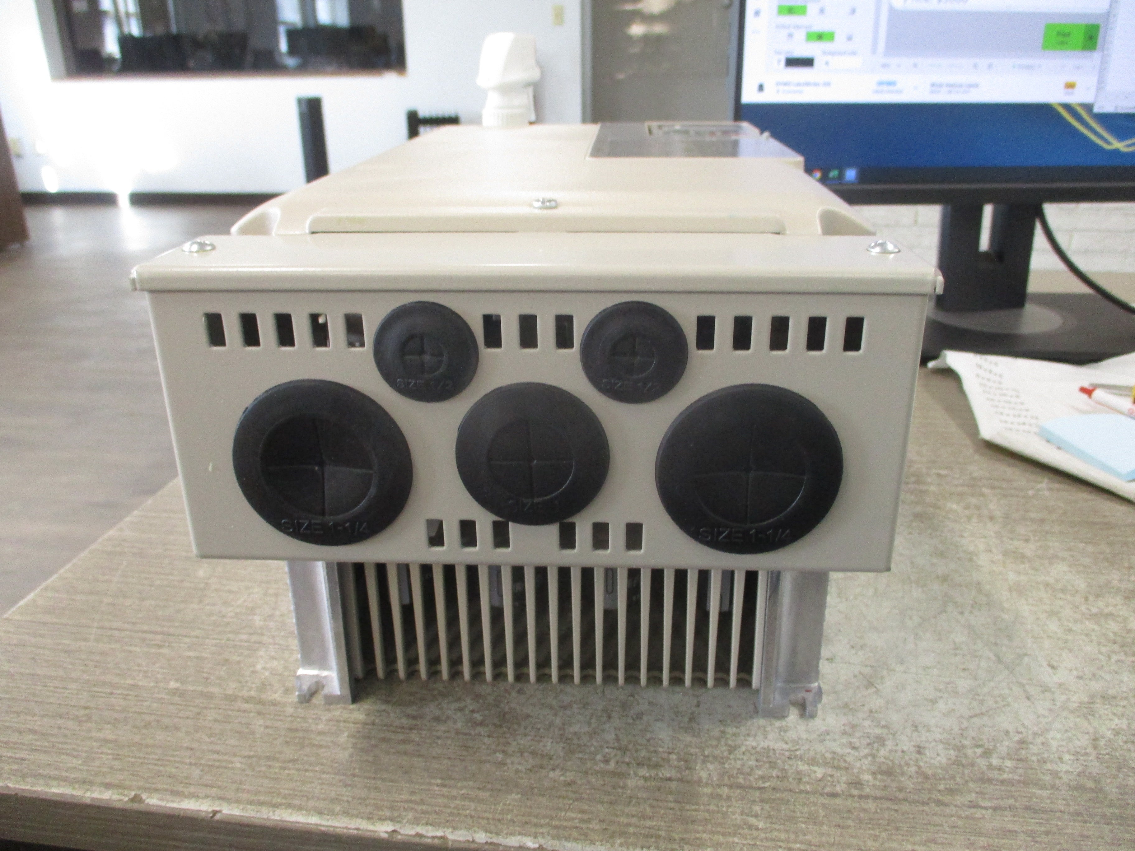Yaskawa A1000 AC Drive CIMR-AU4A0044FAA Rev. E 30HP 3Ph Input: AC 3Ph 380-480V