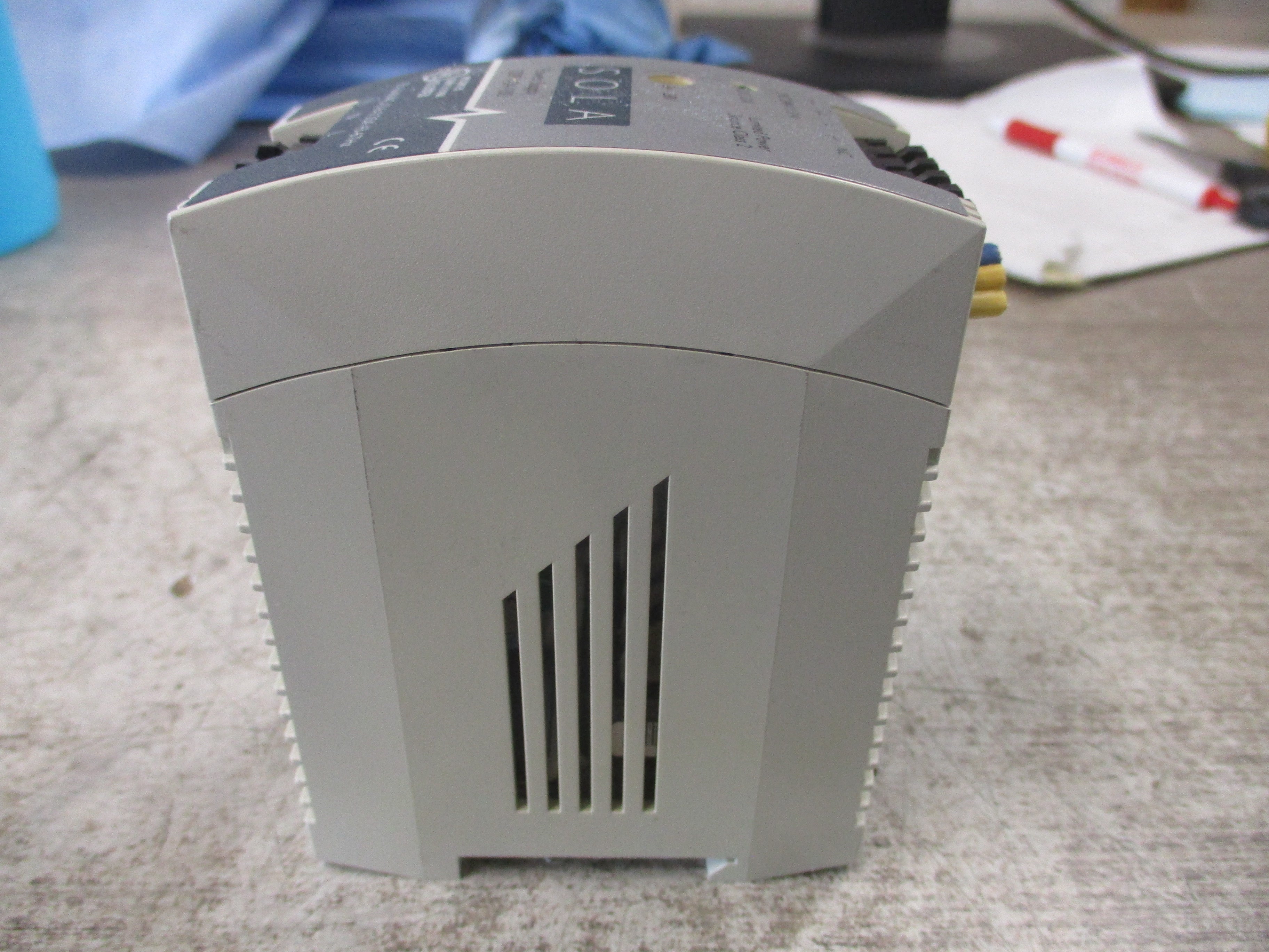 Sola Power Supply SDP1-24-100 Input: 85-264VAC 0.6-0.25A 43-67Hz