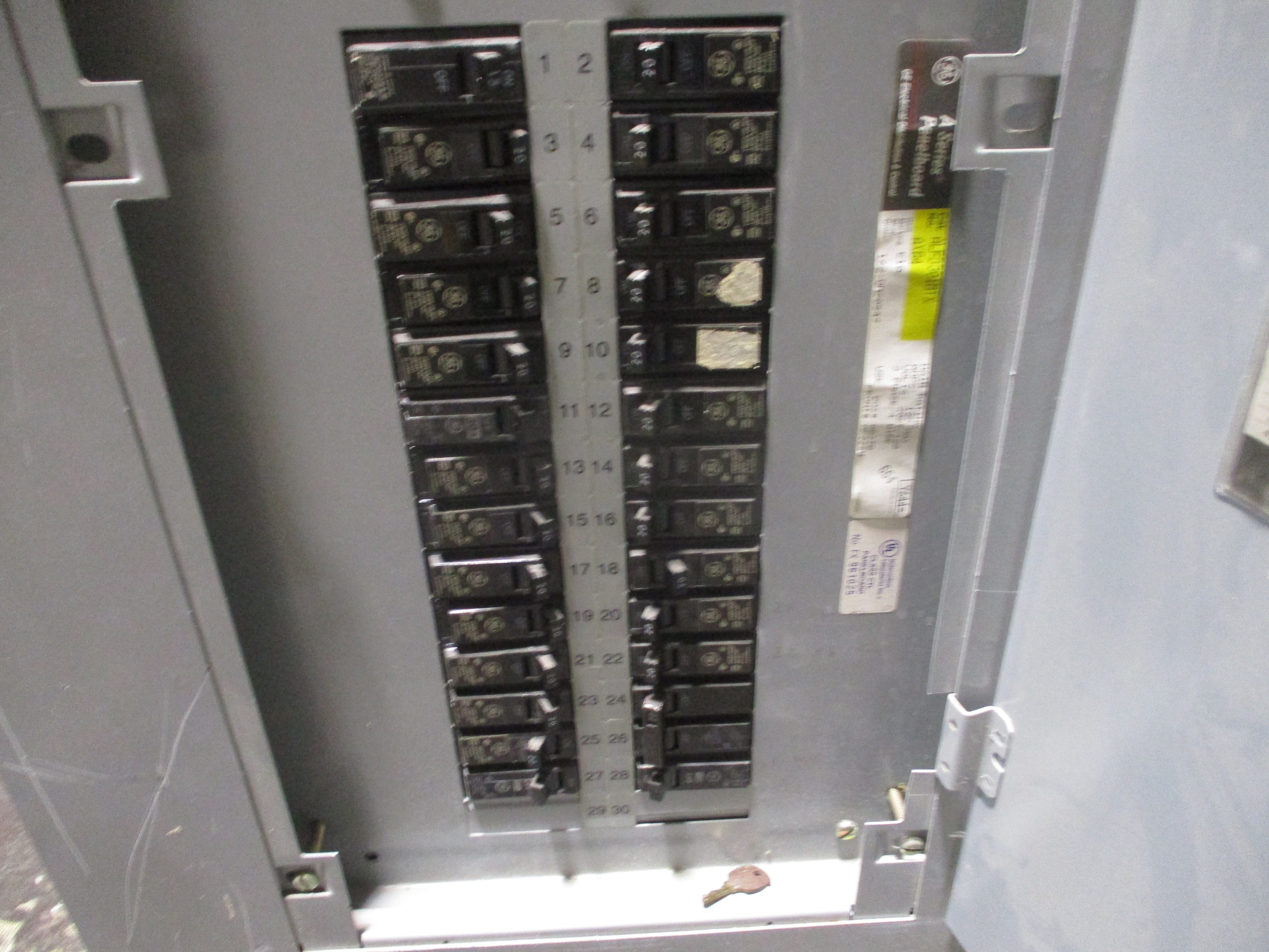 GE Main Lug Circuit Breaker Panel ALF3301MTX 208Y/120V 125A Max 3Ph 4W