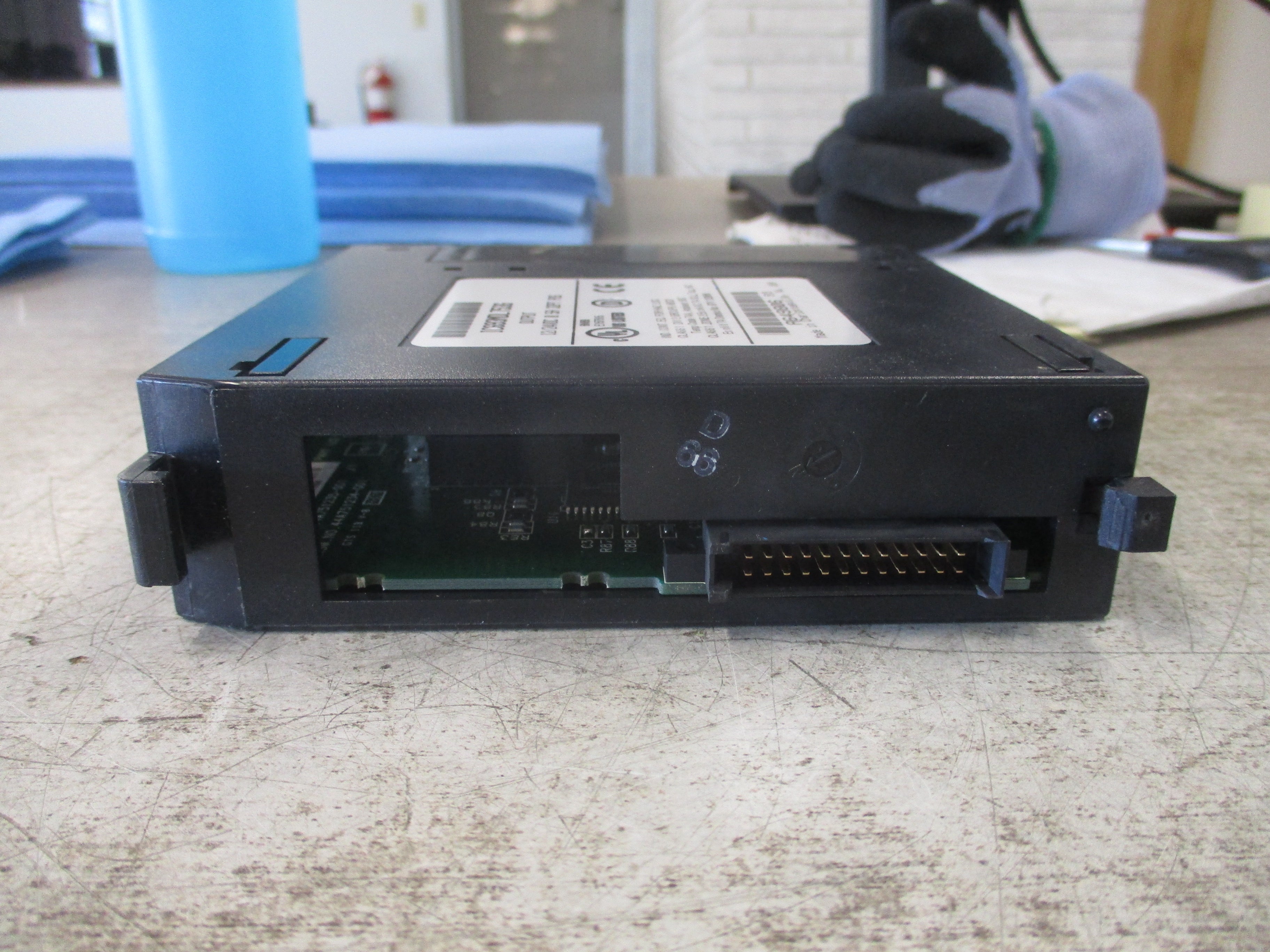 GE Fanuc Output Module IC693MDL753G 12/24VDC 0.5A 32PT Used