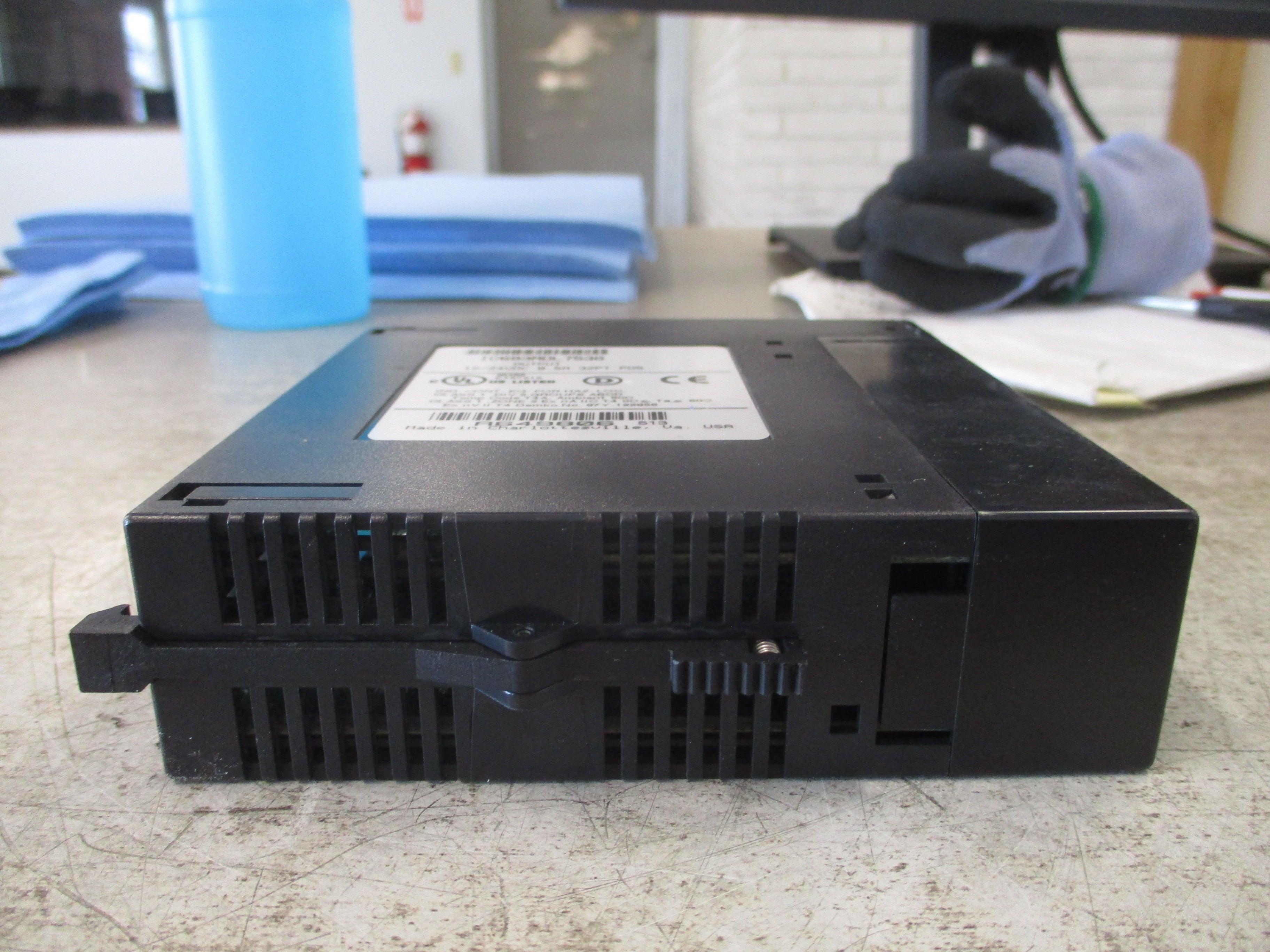 GE Fanuc Output Module IC693MDL753G 12/24VDC 0.5A 32PT Used