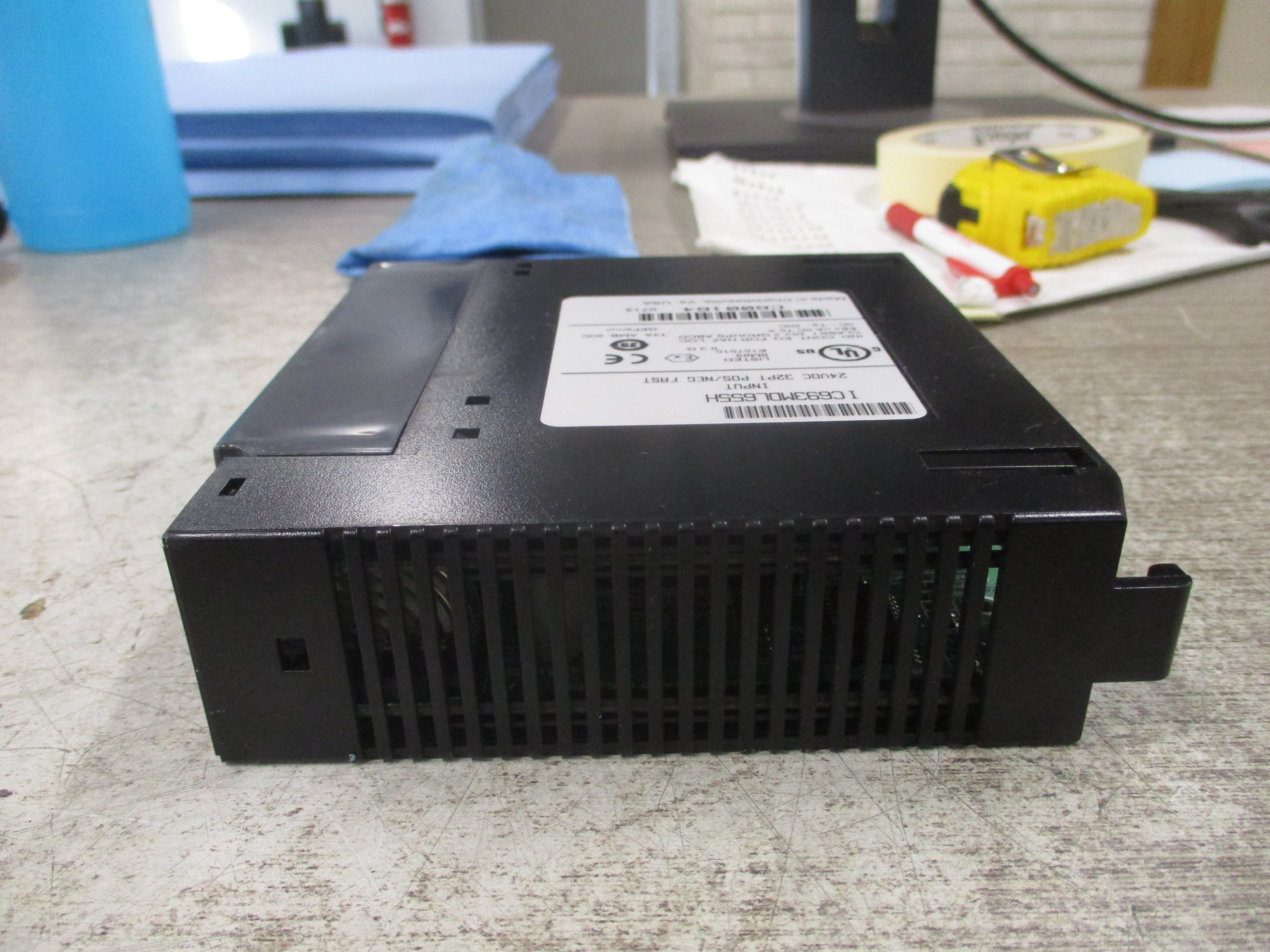 GE Fanuc Input Module IC693MDL655H 24VDC 32PT *Missing Front Top Cover* Used