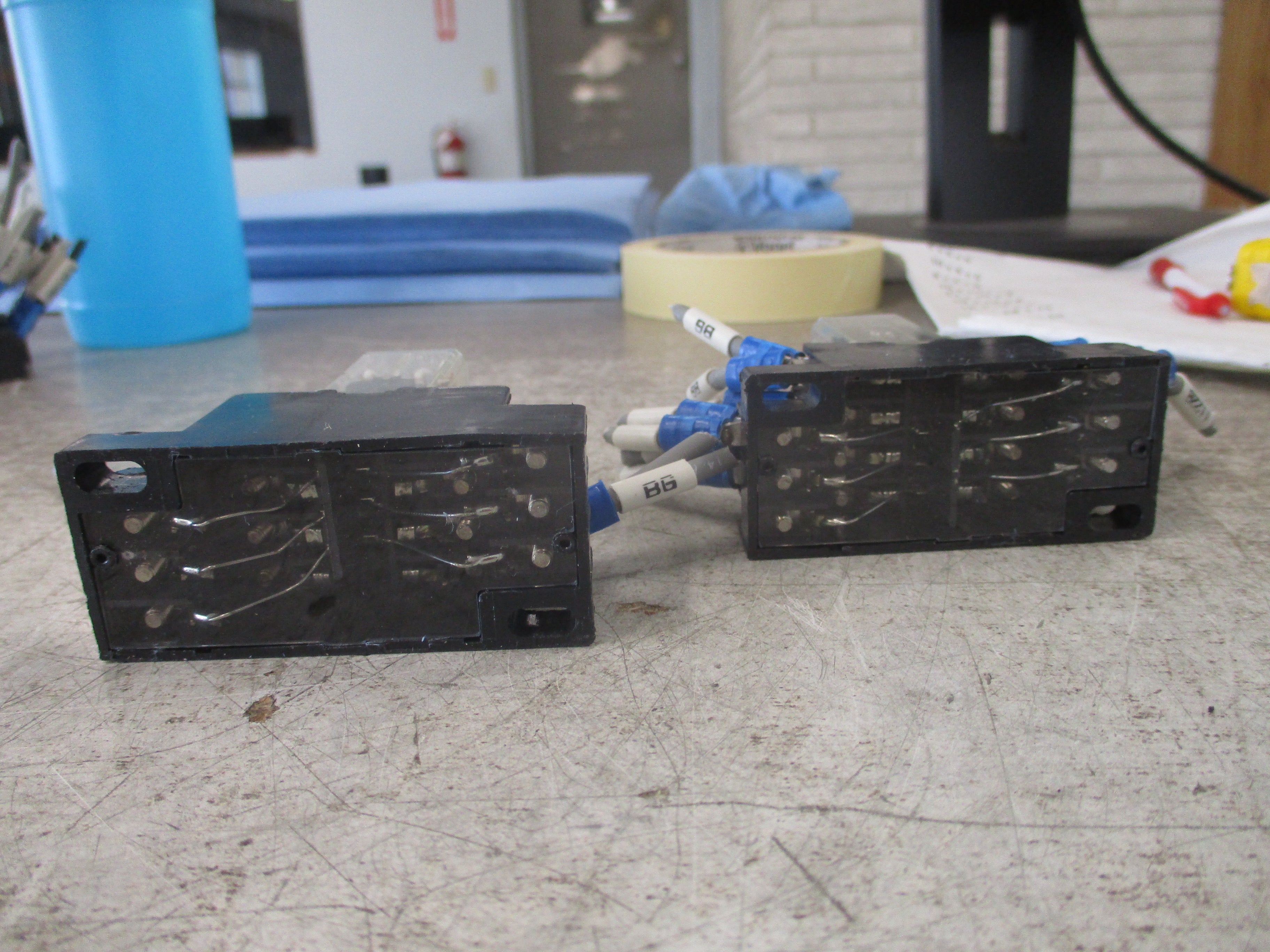NAiS Relay HC4D-H-DC24V 24VDC Coil W/Base *Lot of 2* Used