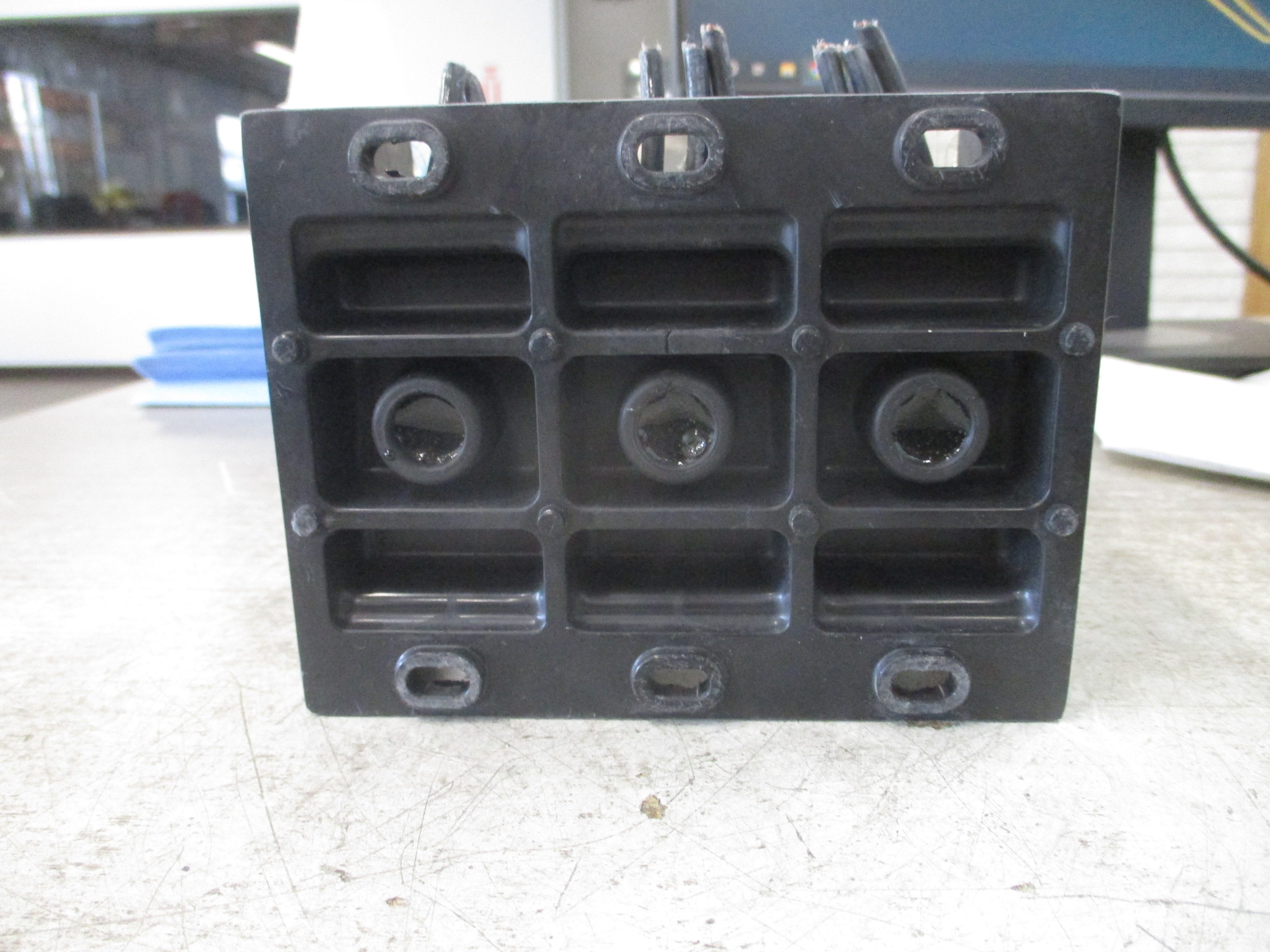 Cooper Bussmann Power Distribution Block PDB321-3 175A 600V 3P Line (1): 2/0-8
