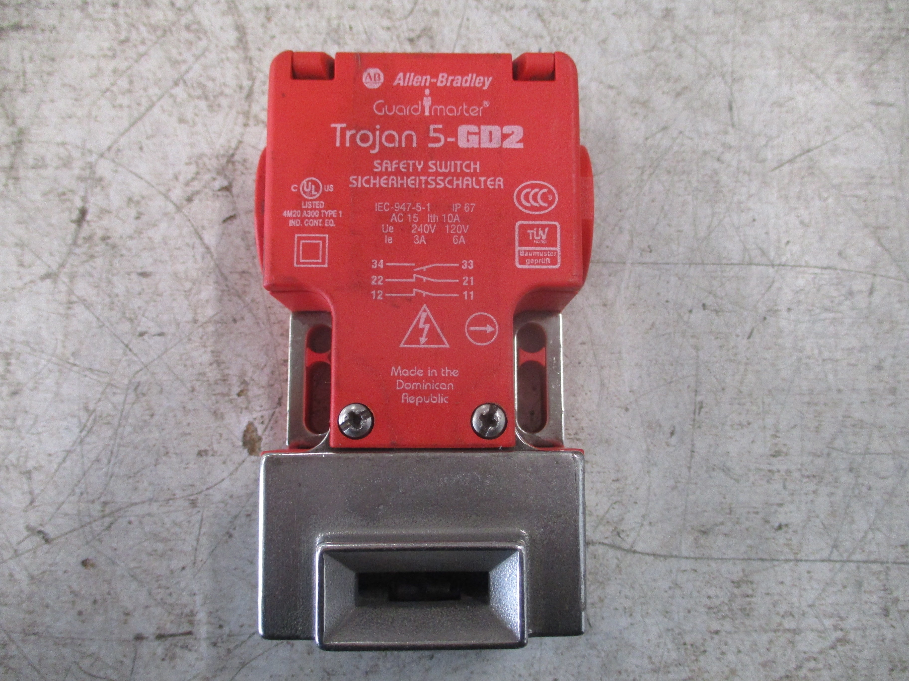Allen-Bradley Guard Master Trojan 5-GD2 Safety Switch 440K-T11147 Ser. B