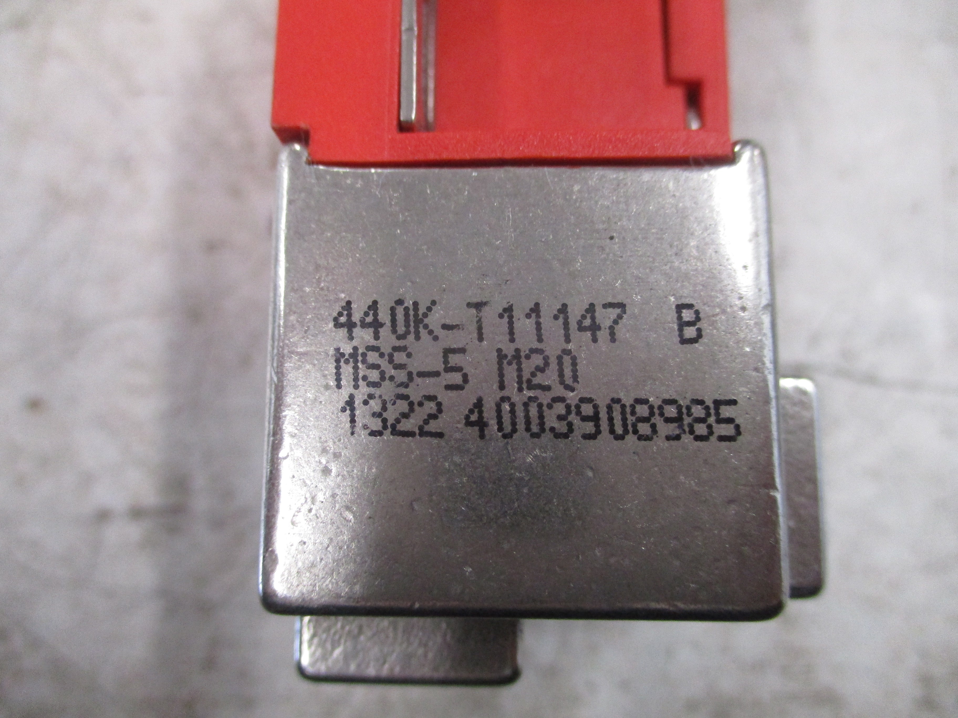 Allen-Bradley Guard Master Trojan 5-GD2 Safety Switch 440K-T11147 Ser. B