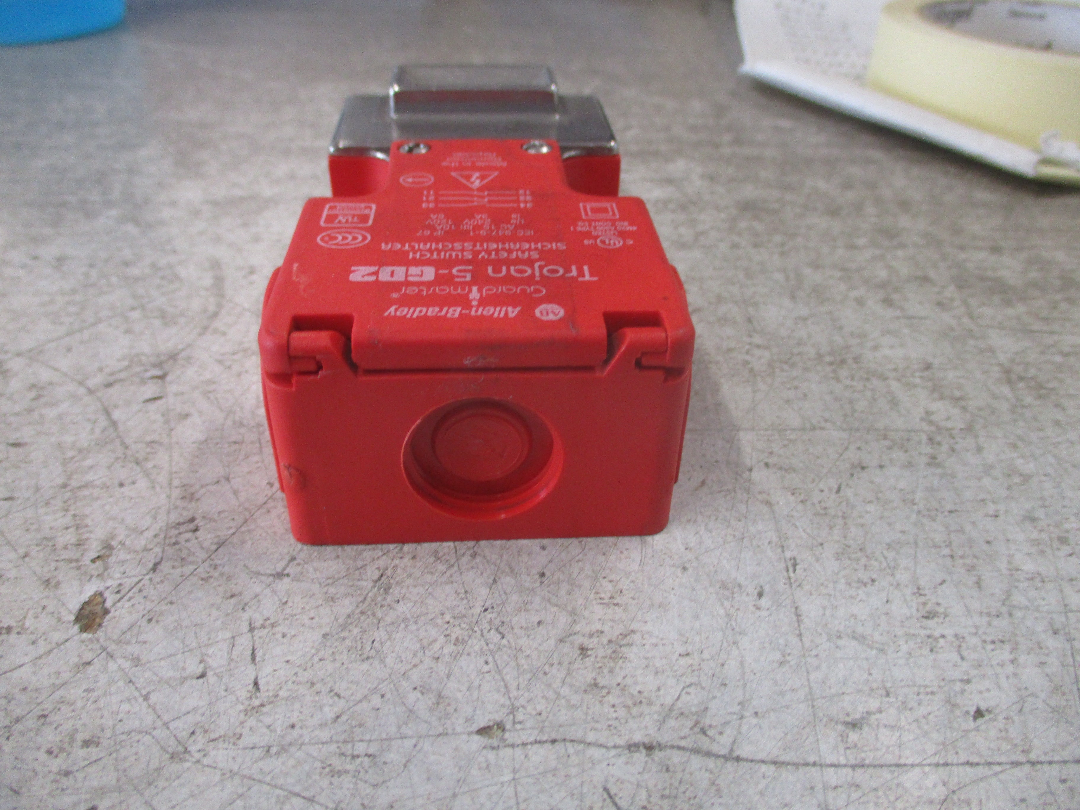 Allen-Bradley Guard Master Trojan 5-GD2 Safety Switch 440K-T11147 Ser. B