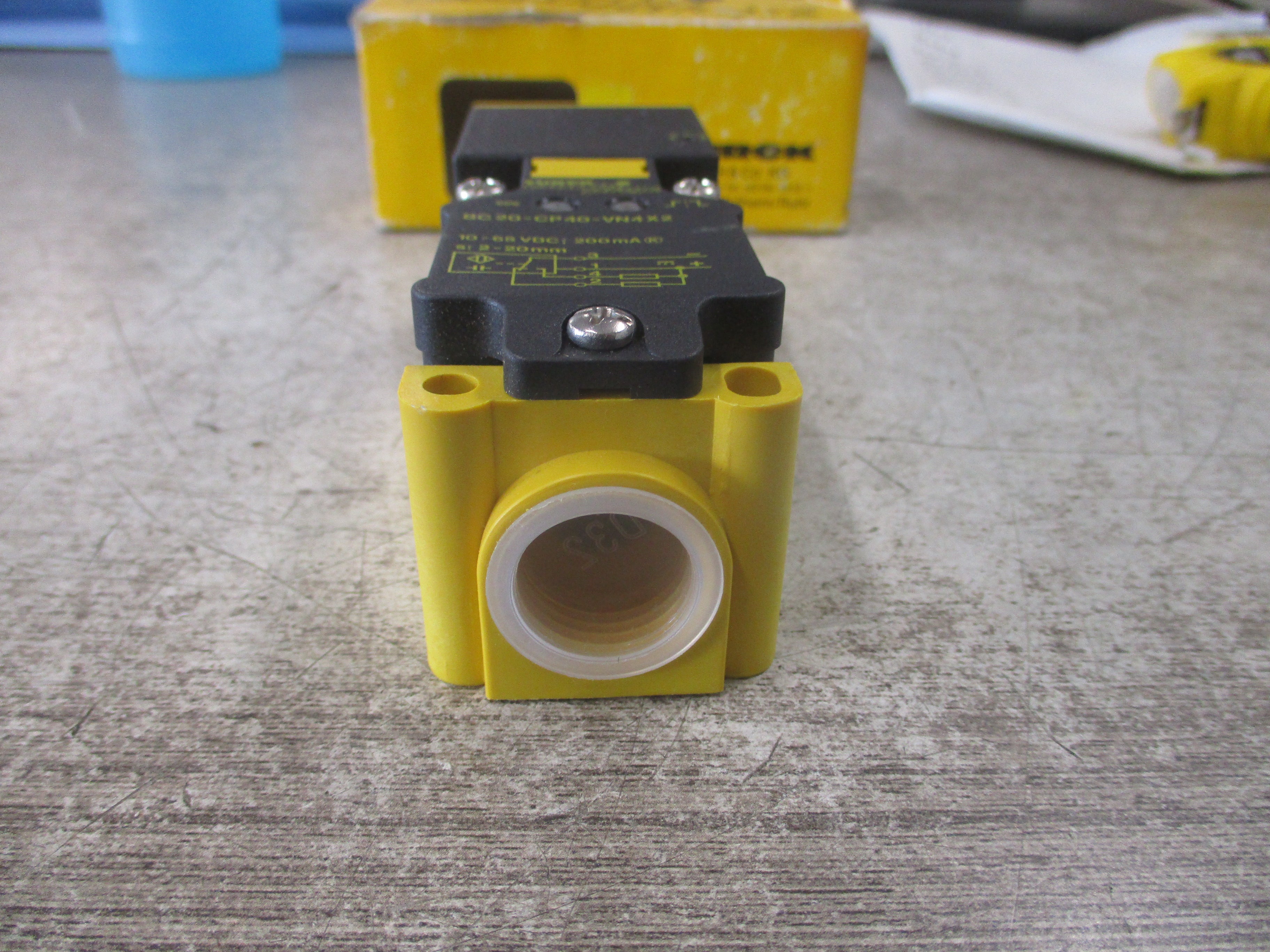 Turck Combi Prox Proximity Sensor BC20-CP40-VN4X2 10-65VDC 200mA New Surplus