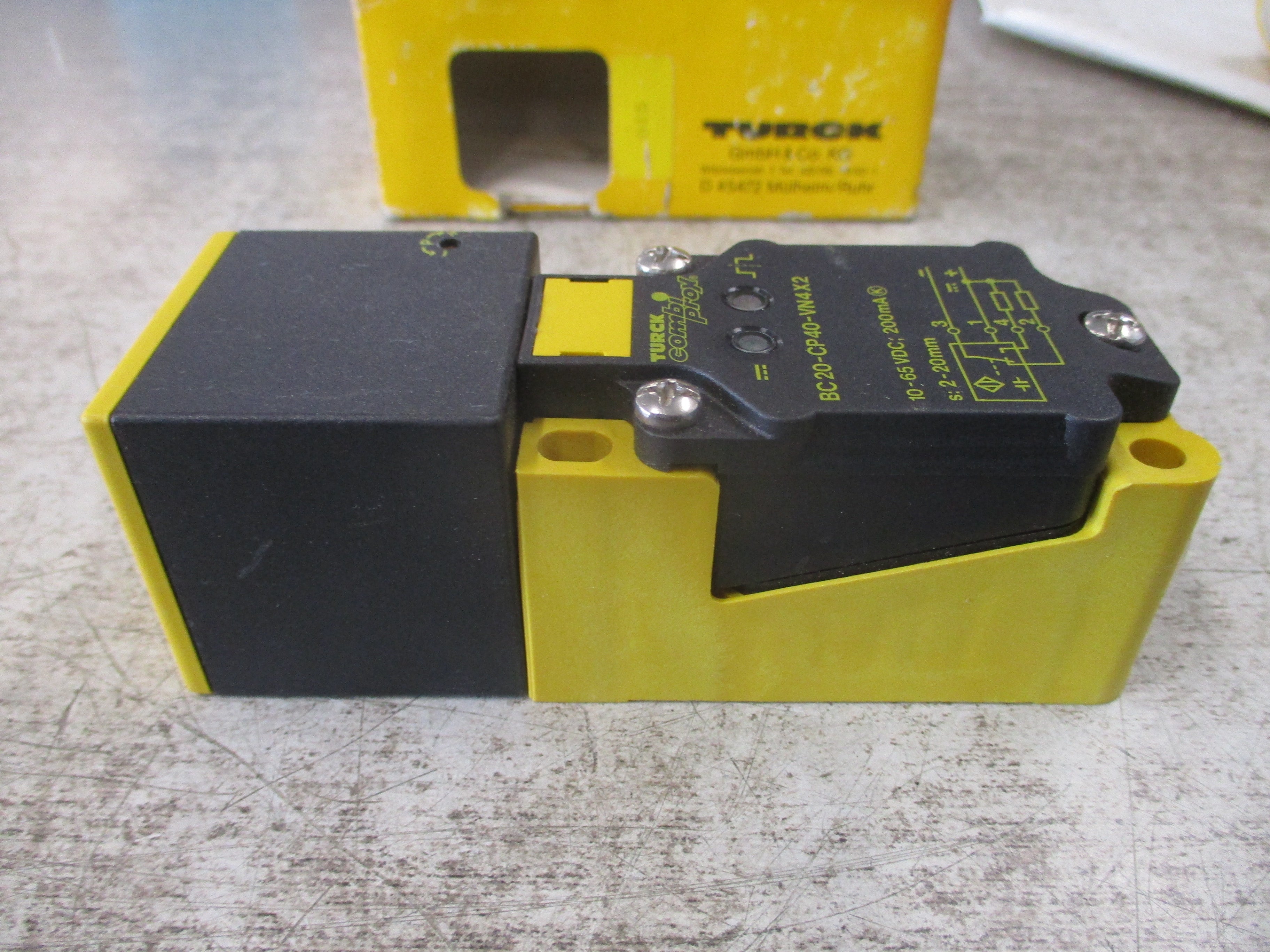 Turck Combi Prox Proximity Sensor BC20-CP40-VN4X2 10-65VDC 200mA New Surplus