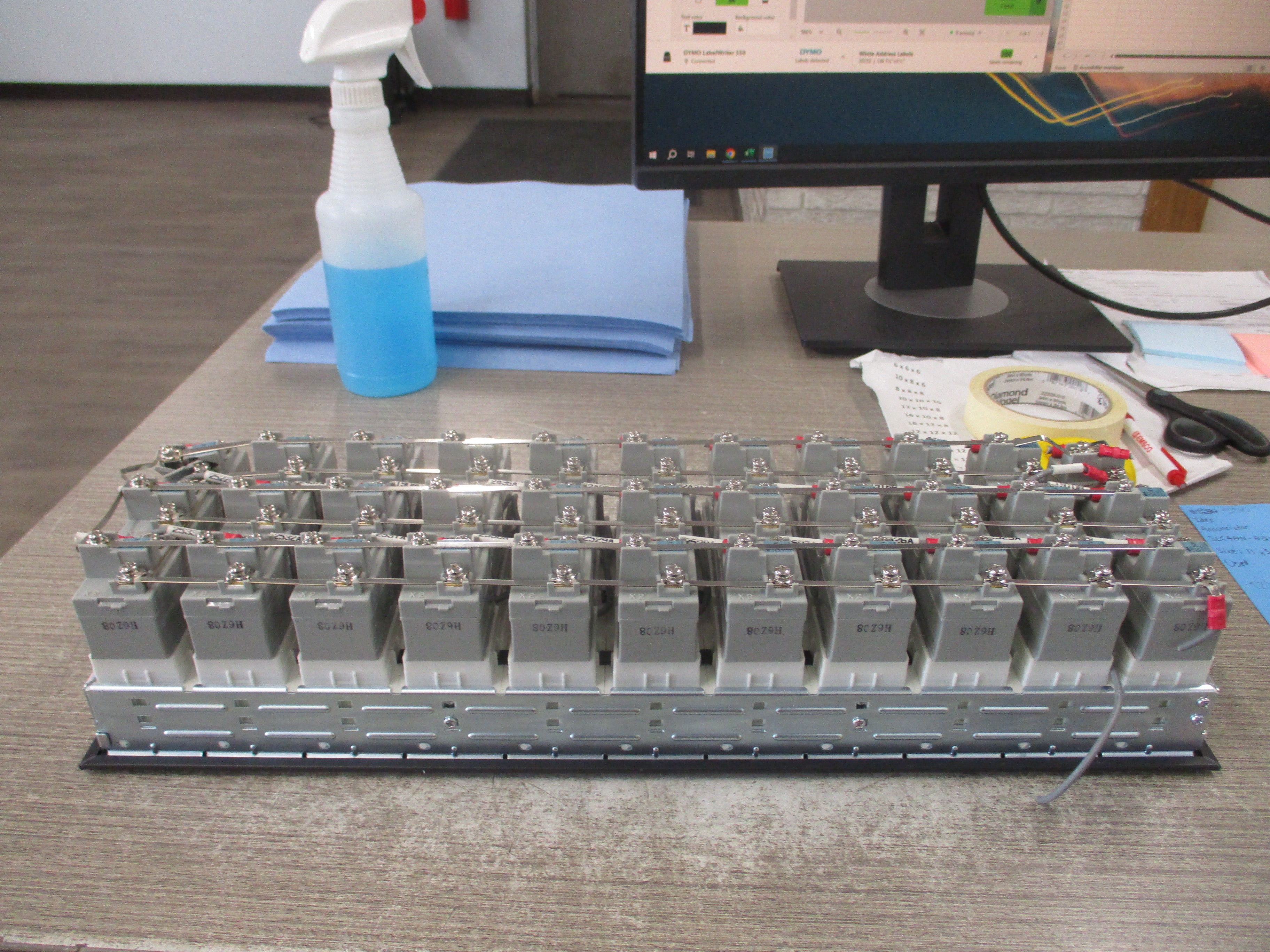 Idec Annunciator SLC40N-0311-DHT2FB Size: 11x3 *(2) Broken Relays* Used