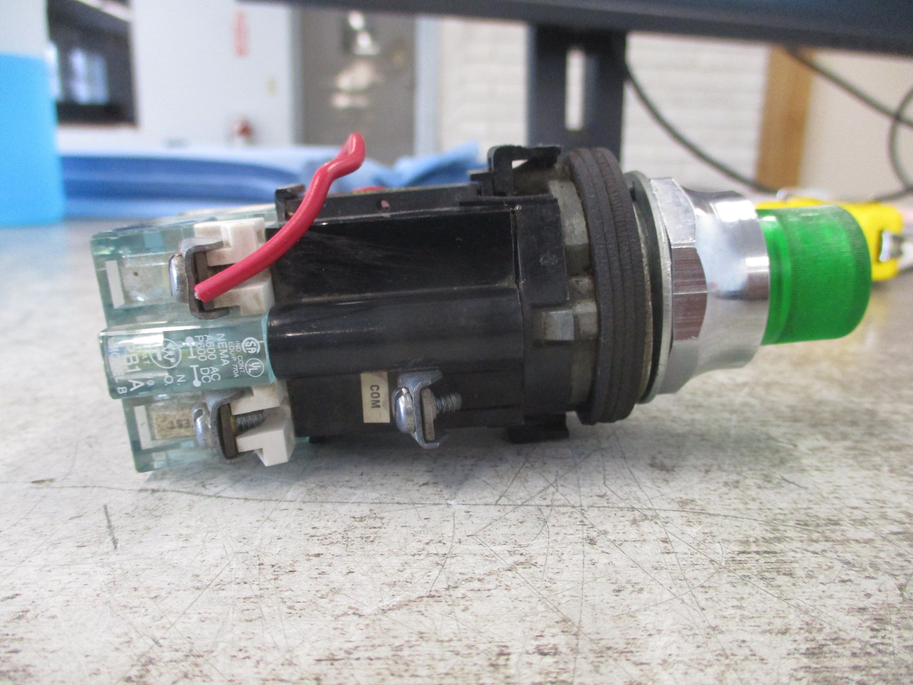 Westinghouse Illuminated Push Button PB1T3P 48V 50/60Hz Green Used