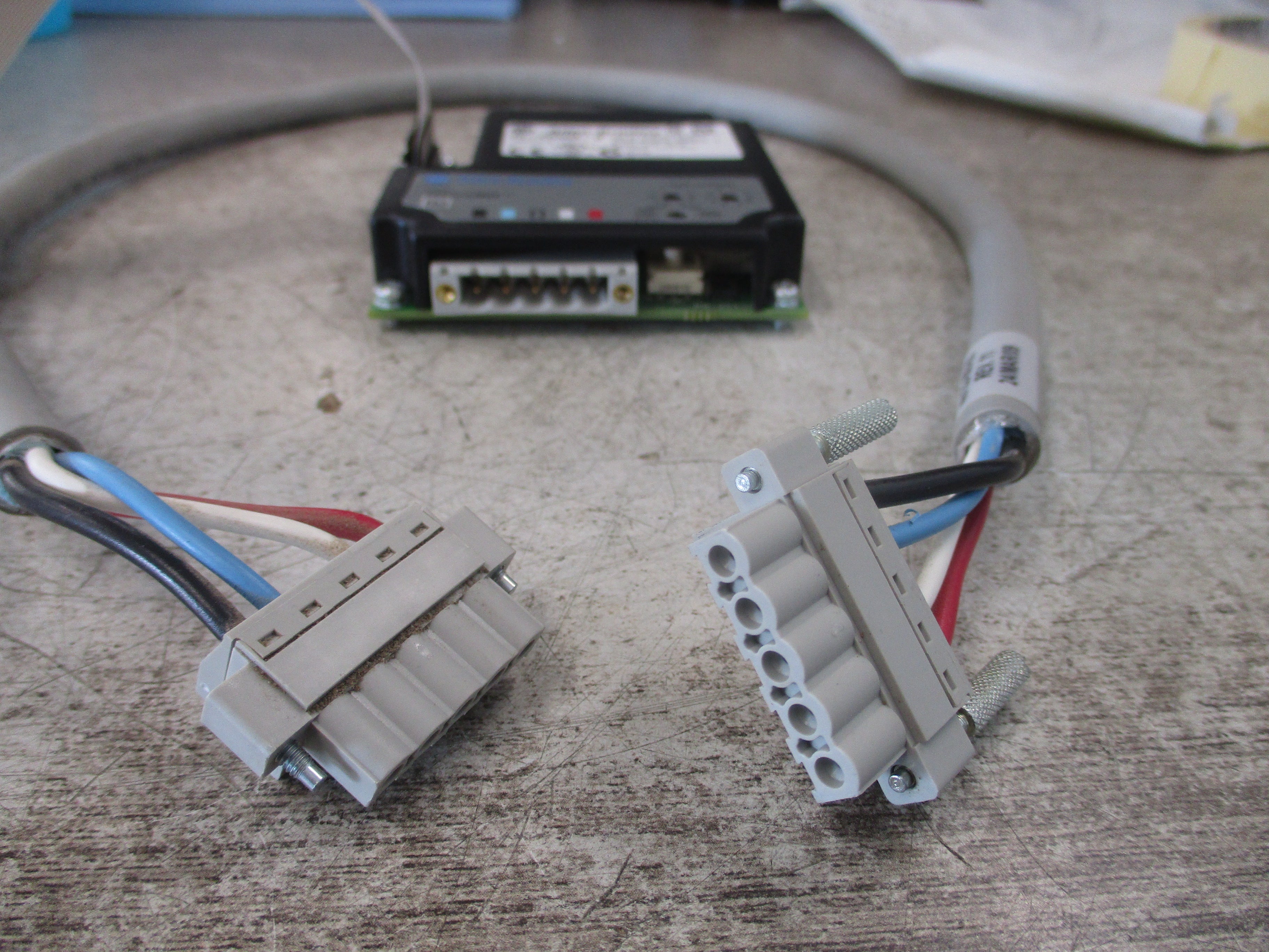 Allen-Bradley PowerFlex DeviceNet Adapter 20-COMM-D Ser. B FRN: V 2.001 W/Cable