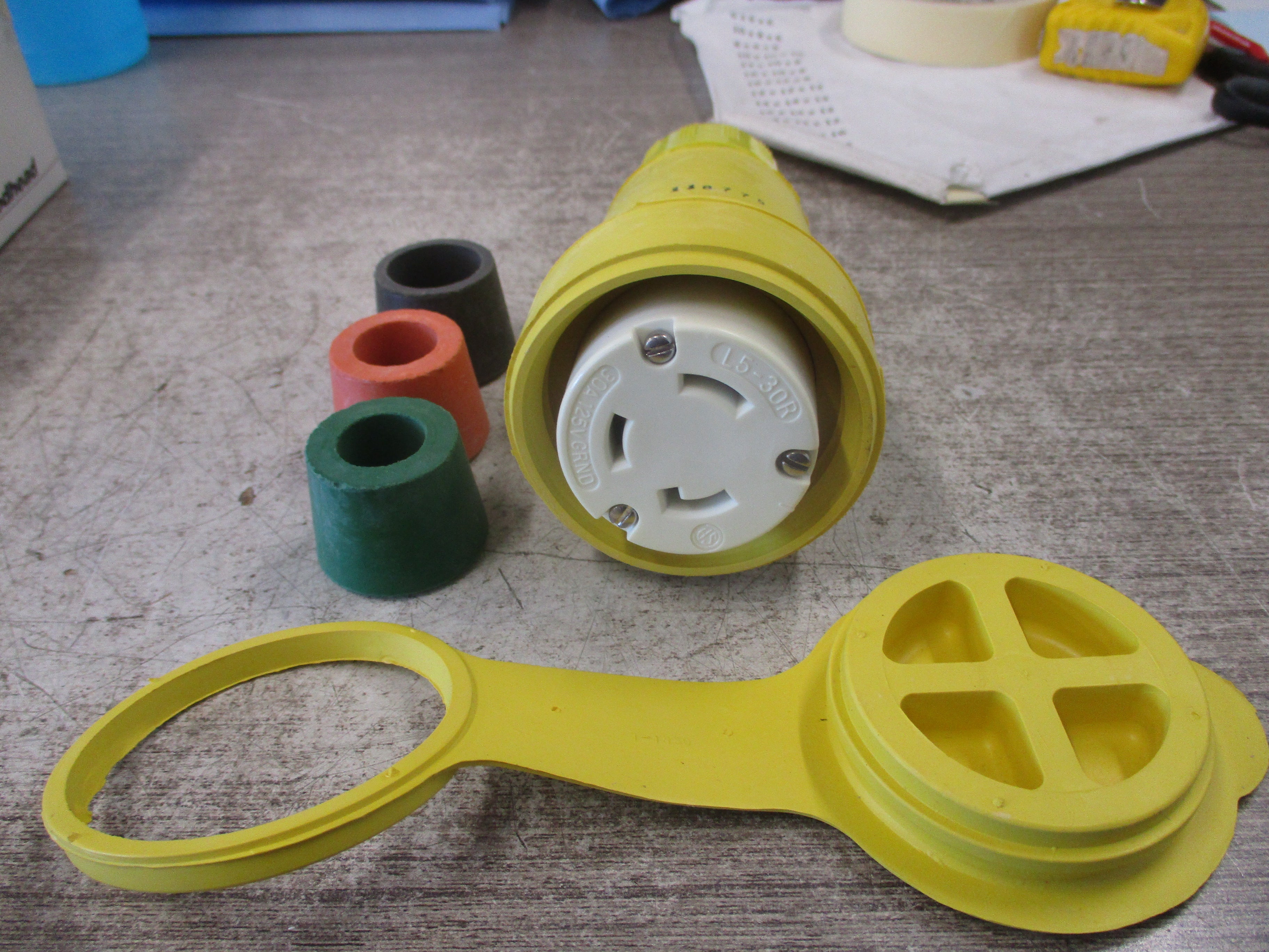 Daniel Woodhead Watertite Connector 29W47 30A 125V Nema L5-30 Yellow New Surplus