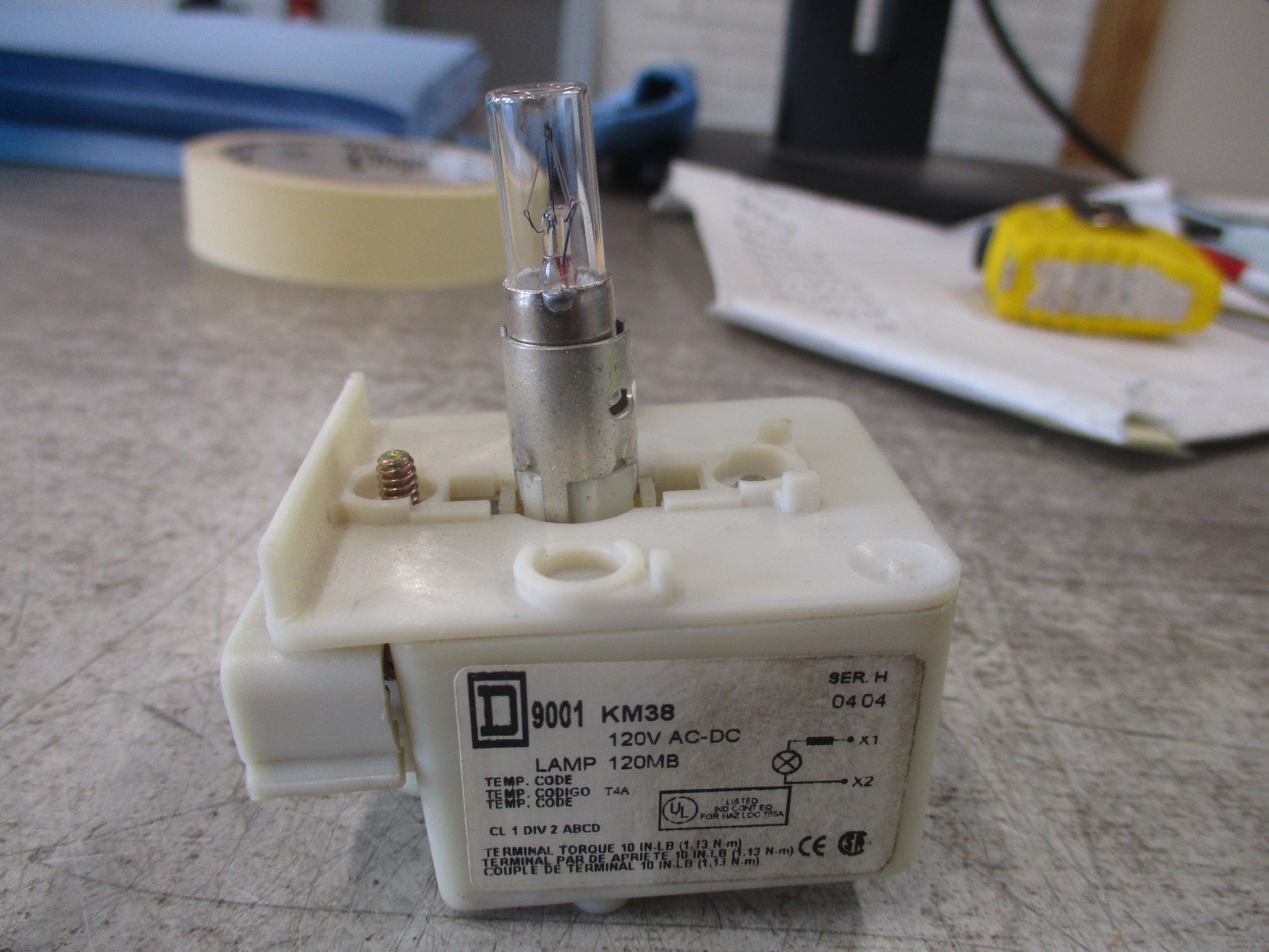 Square D Fingersafe Light Module 9001KM38 Ser. H New Surplus