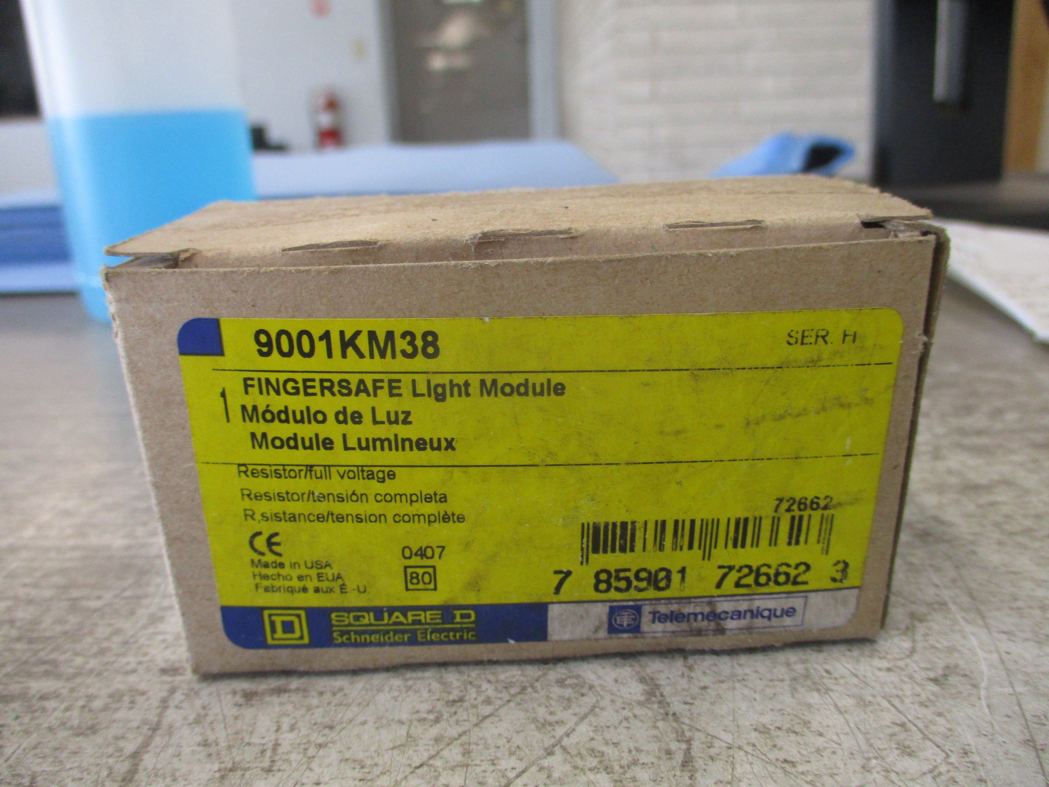 Square D Fingersafe Light Module 9001KM38 Ser. H New Surplus