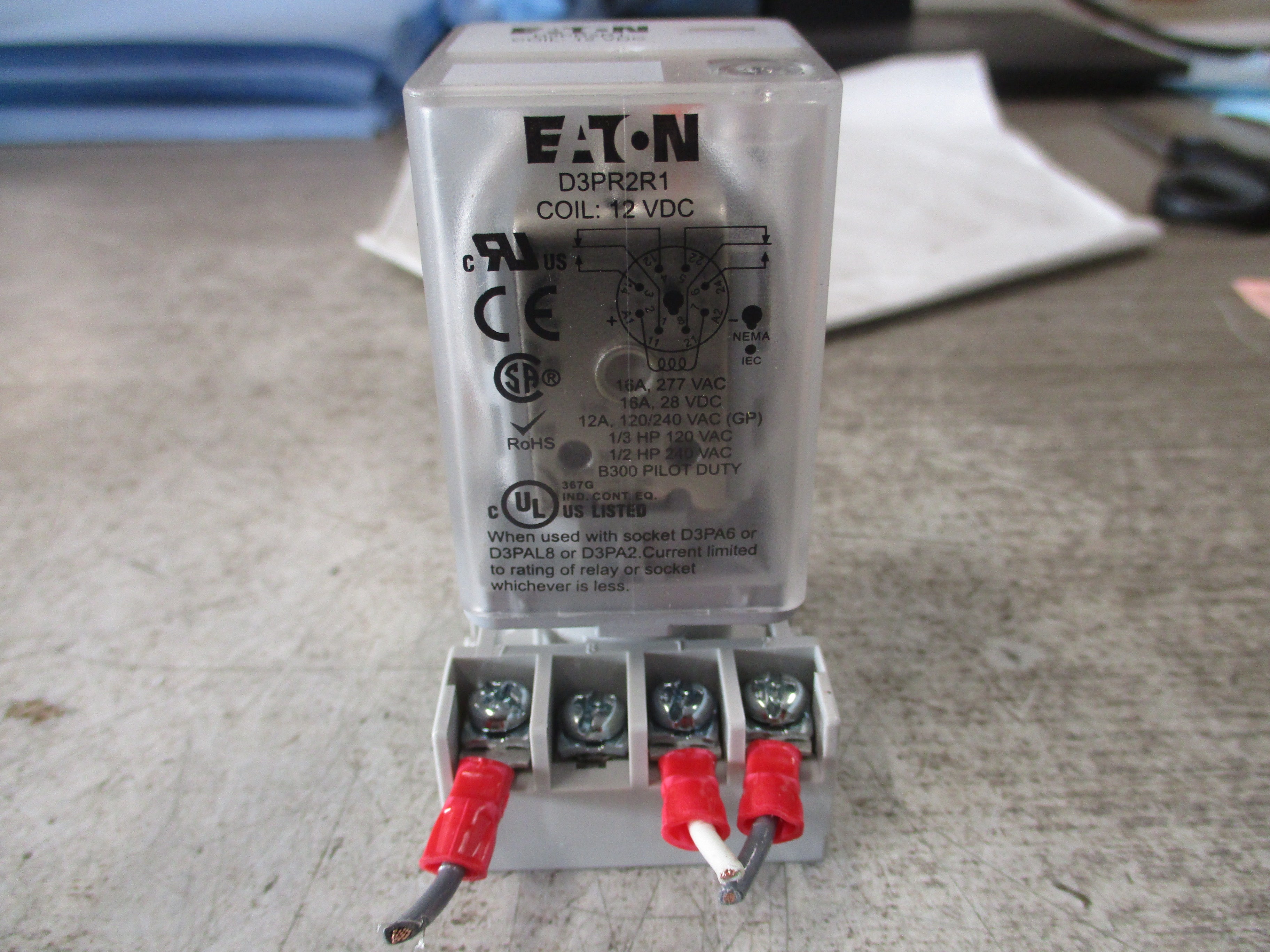 Eaton Relay D3PR2R1 12VDC Coil W/Base Used