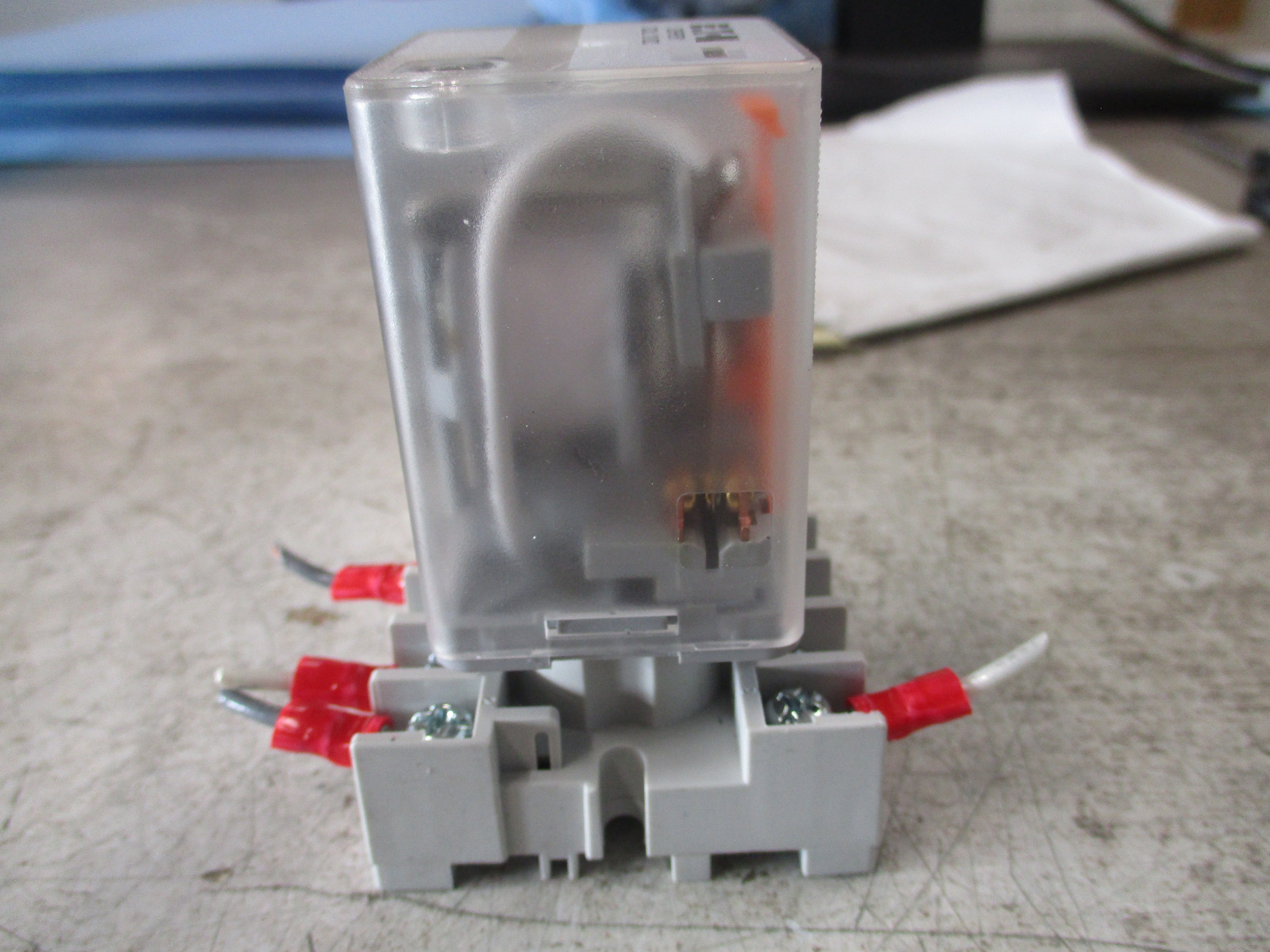 Eaton Relay D3PR2R1 12VDC Coil W/Base Used