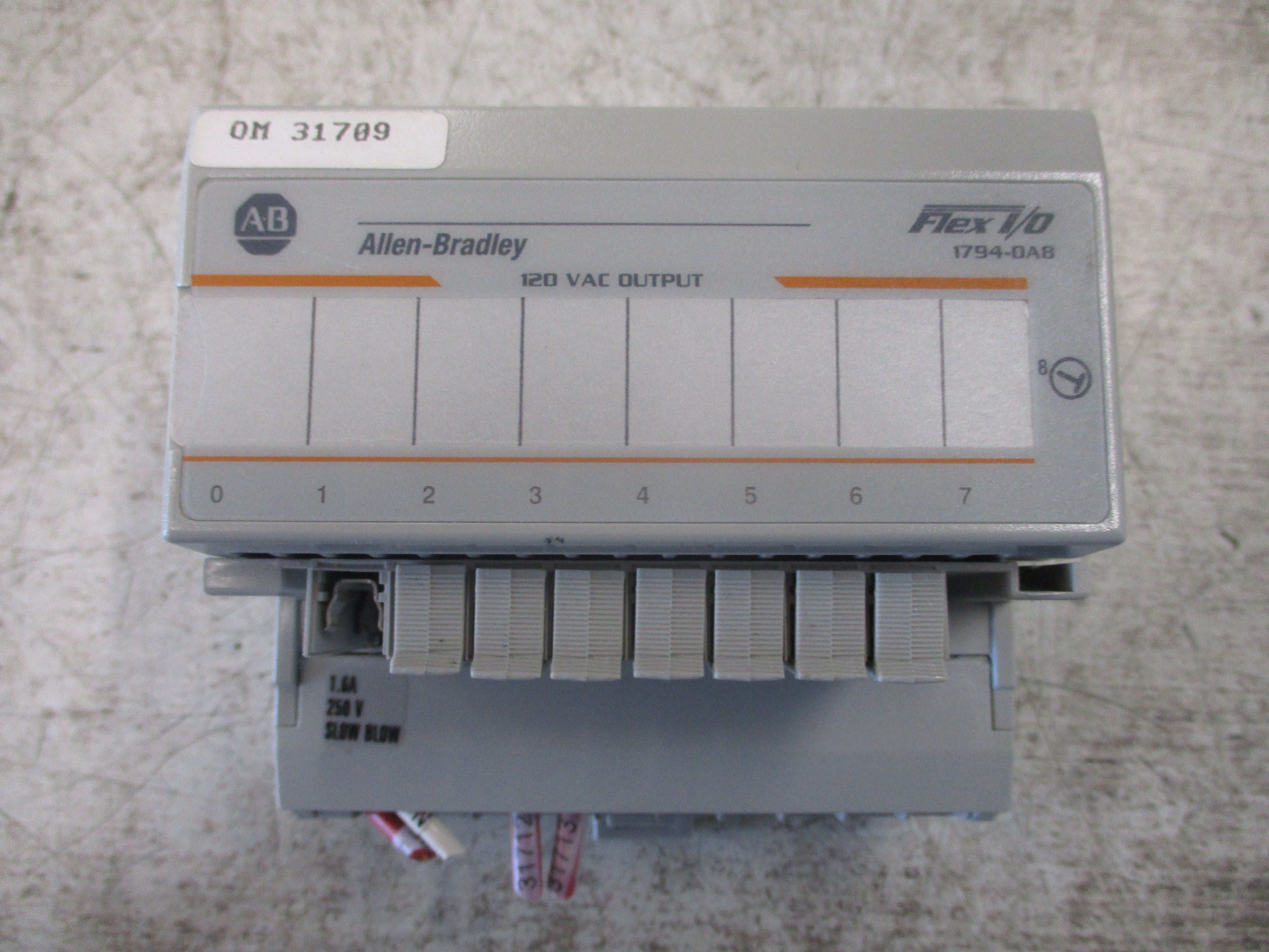 Allen-Bradley Flex I/O Input Module 1794-OA8 120VAC *Missing (1) Fuse Cover*
