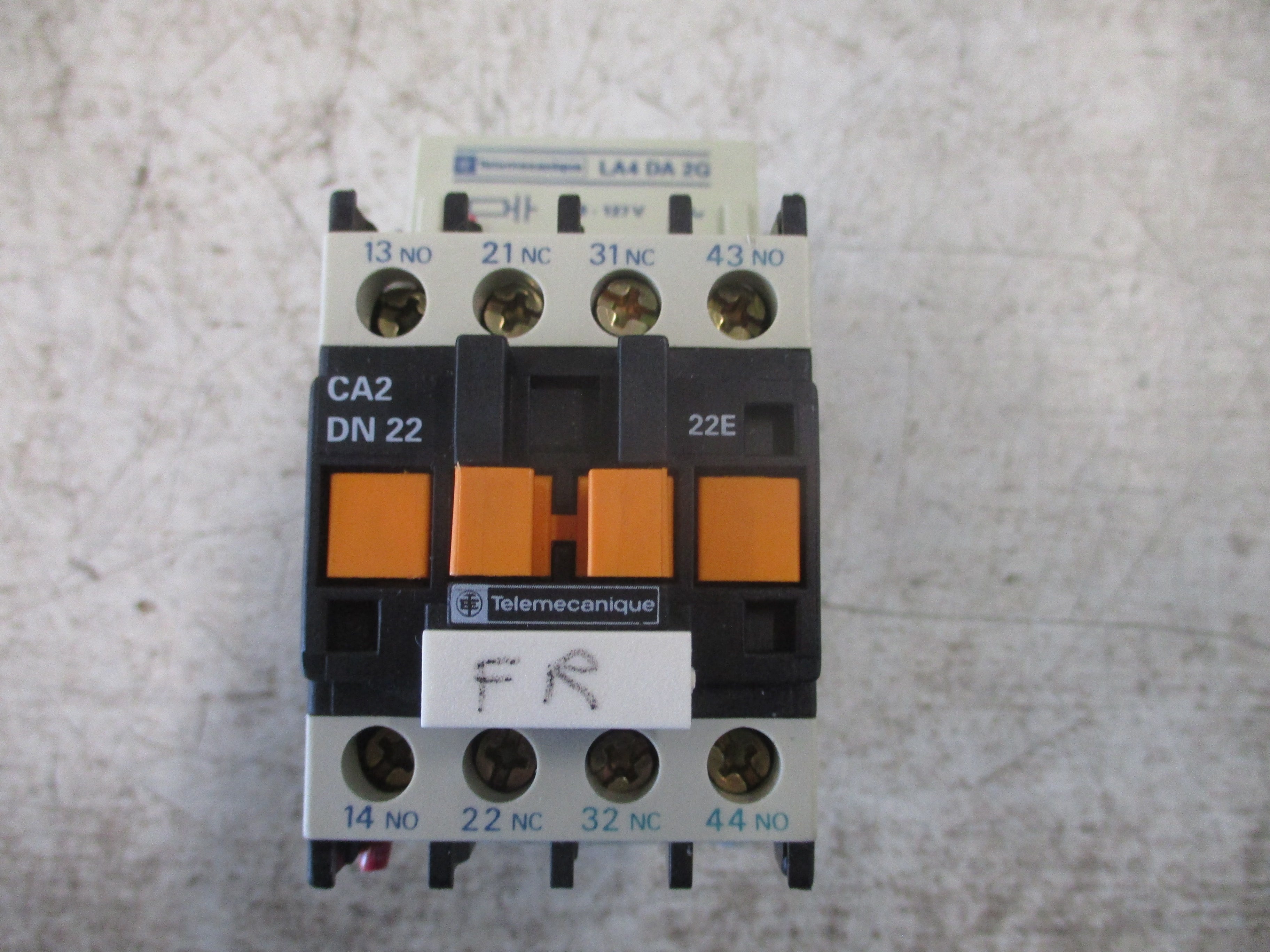 Telemecanique Contactor CA2 DN 22 120V Coil 600V w/ Suppressor Module Used