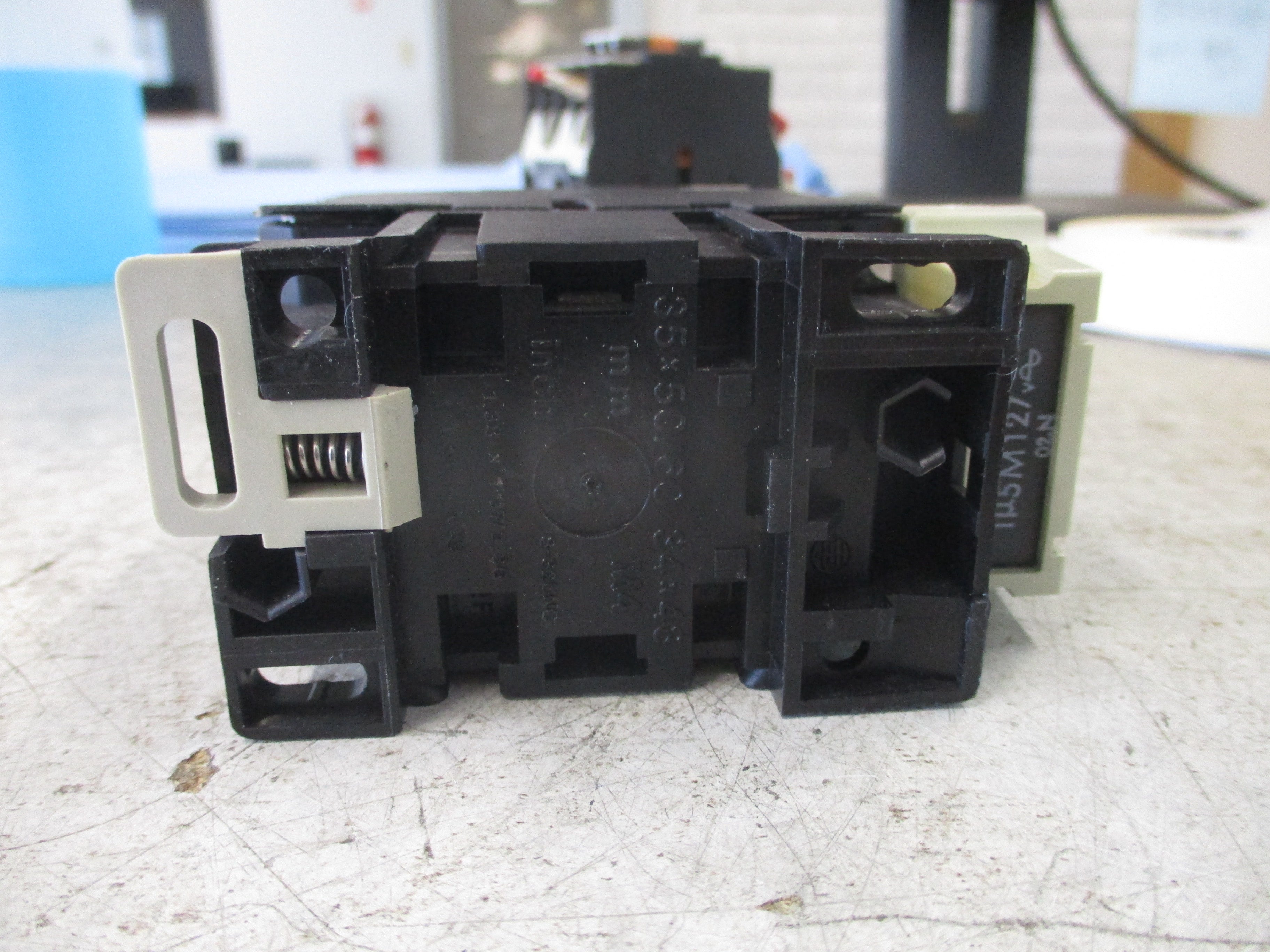 Telemecanique Contactor CA2 DN 22 120V Coil 600V w/ Suppressor Module Used
