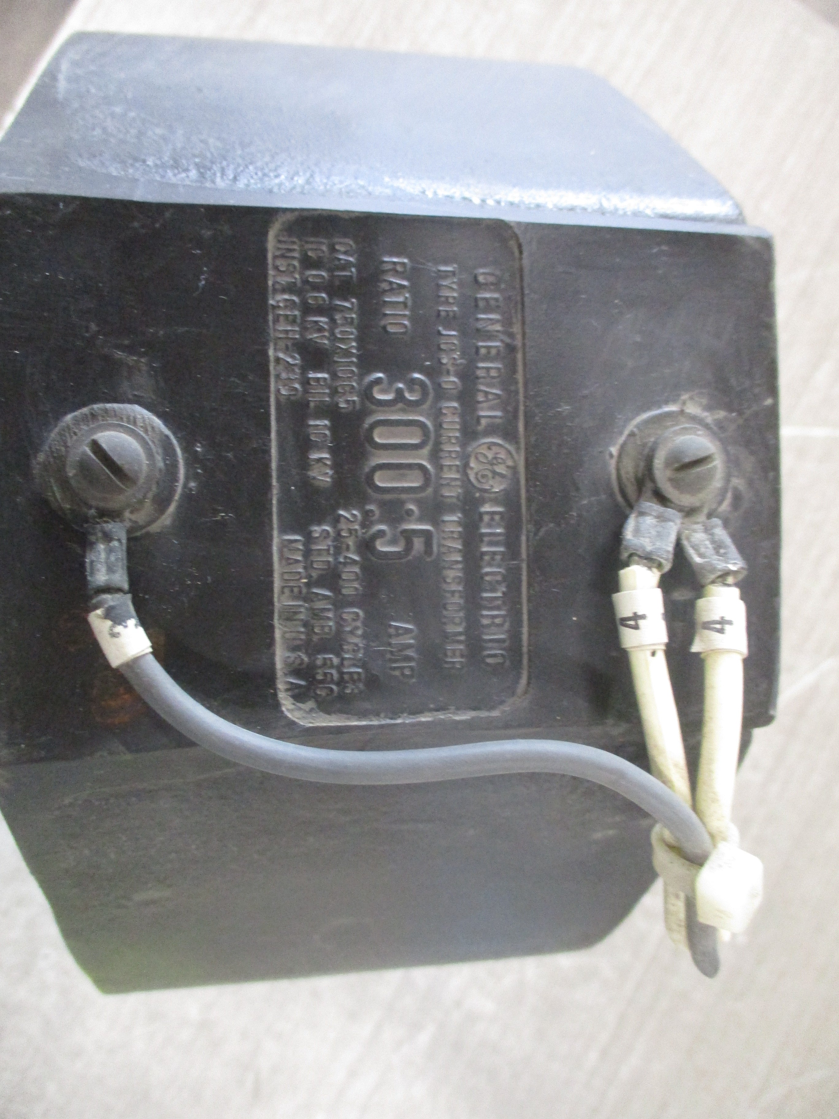 GE Type JCS-0 Current Transformer 750X10G5 Ratio 300:5A 600V 25-400Hz 10KV BIL