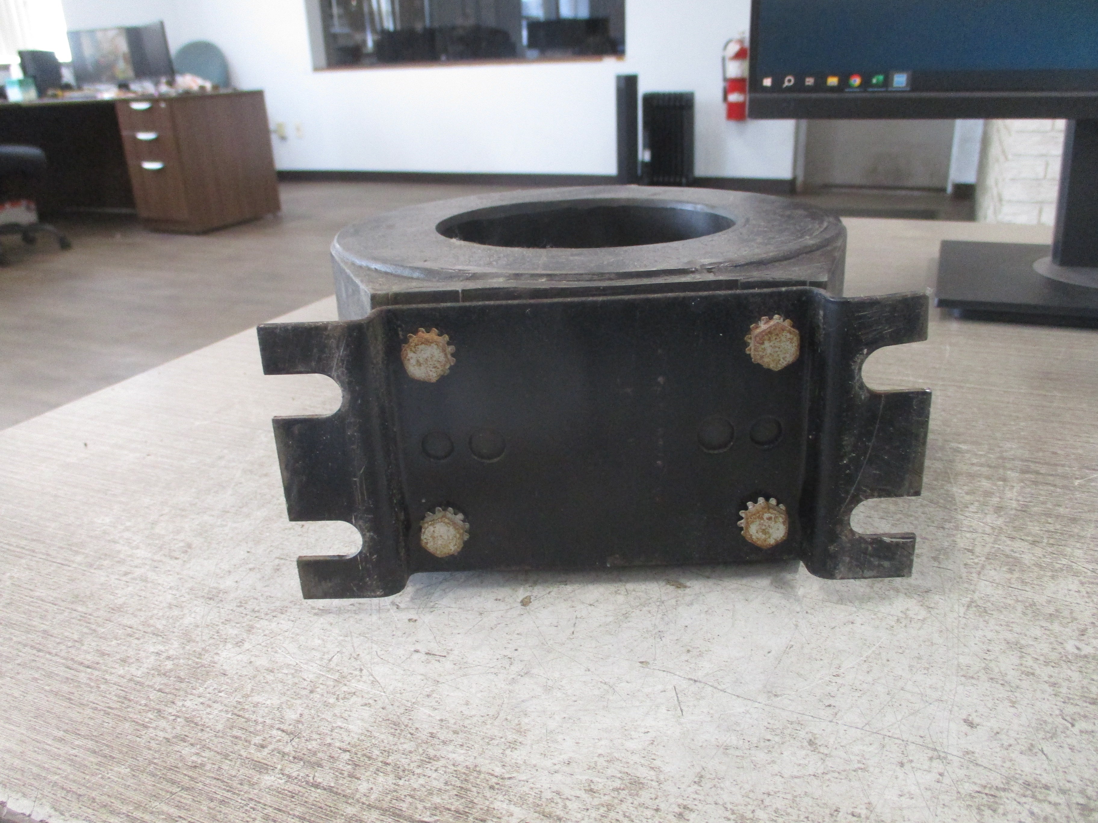 GE Type JCS-0 Current Transformer 750X10G5 Ratio 300:5A 600V 25-400Hz 10KV BIL