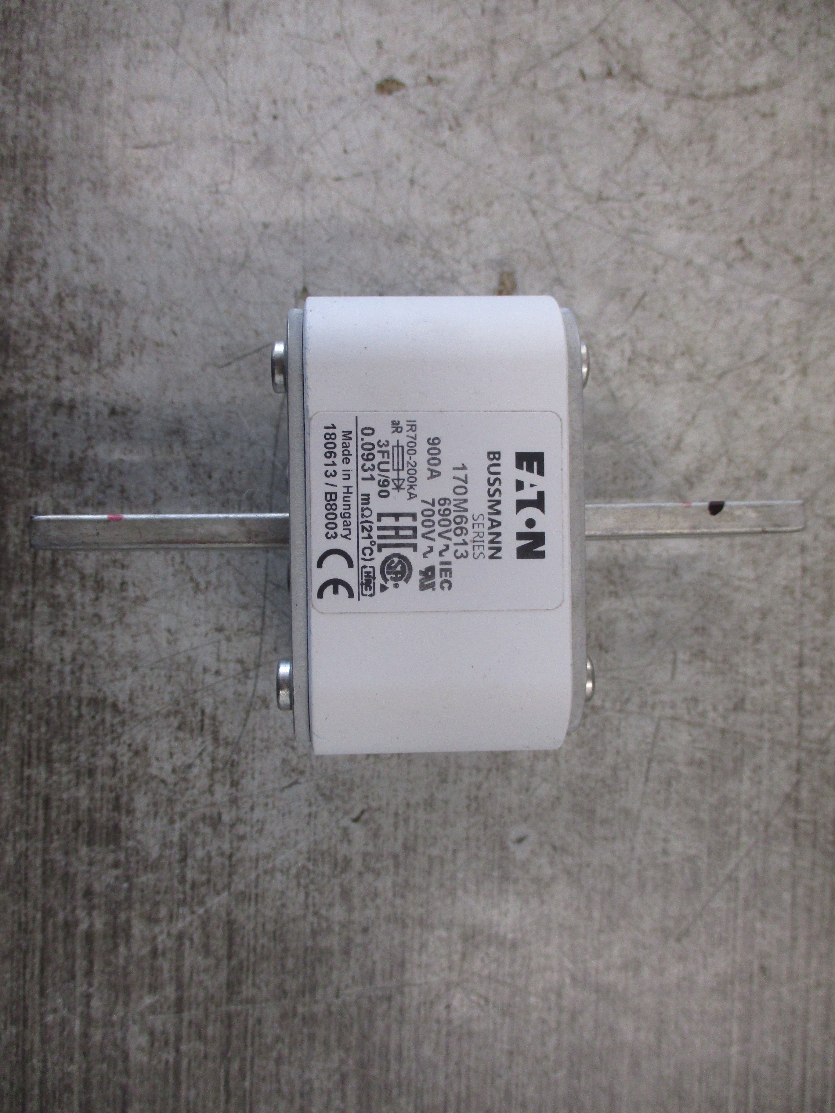 Eaton Bussmann Fuse 170M6613 900A 700V Used