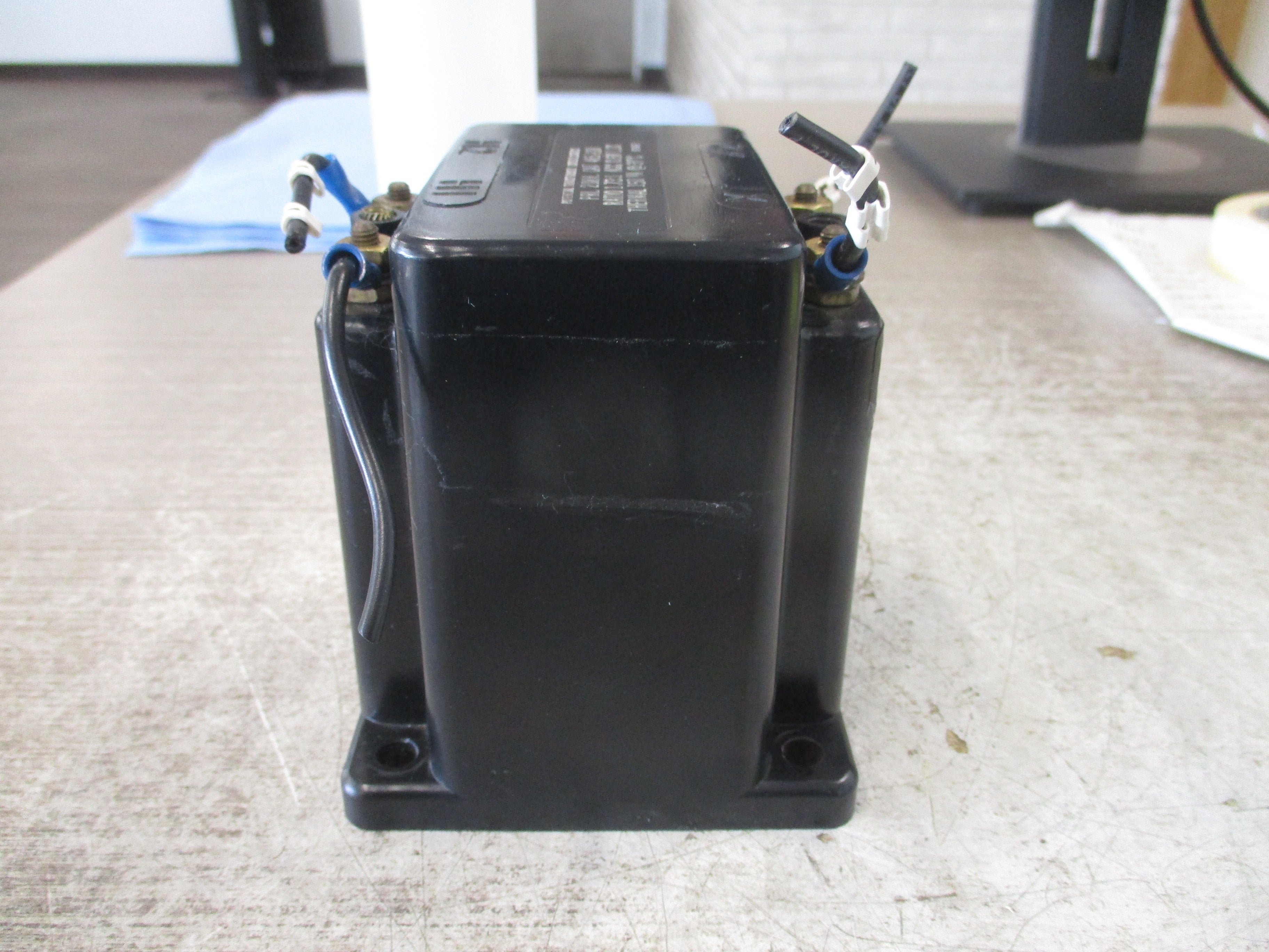 PMC Potential Transformer 465-208 Pri: 208V Ratio 1.73:1 50-60Hz 10KV BIL