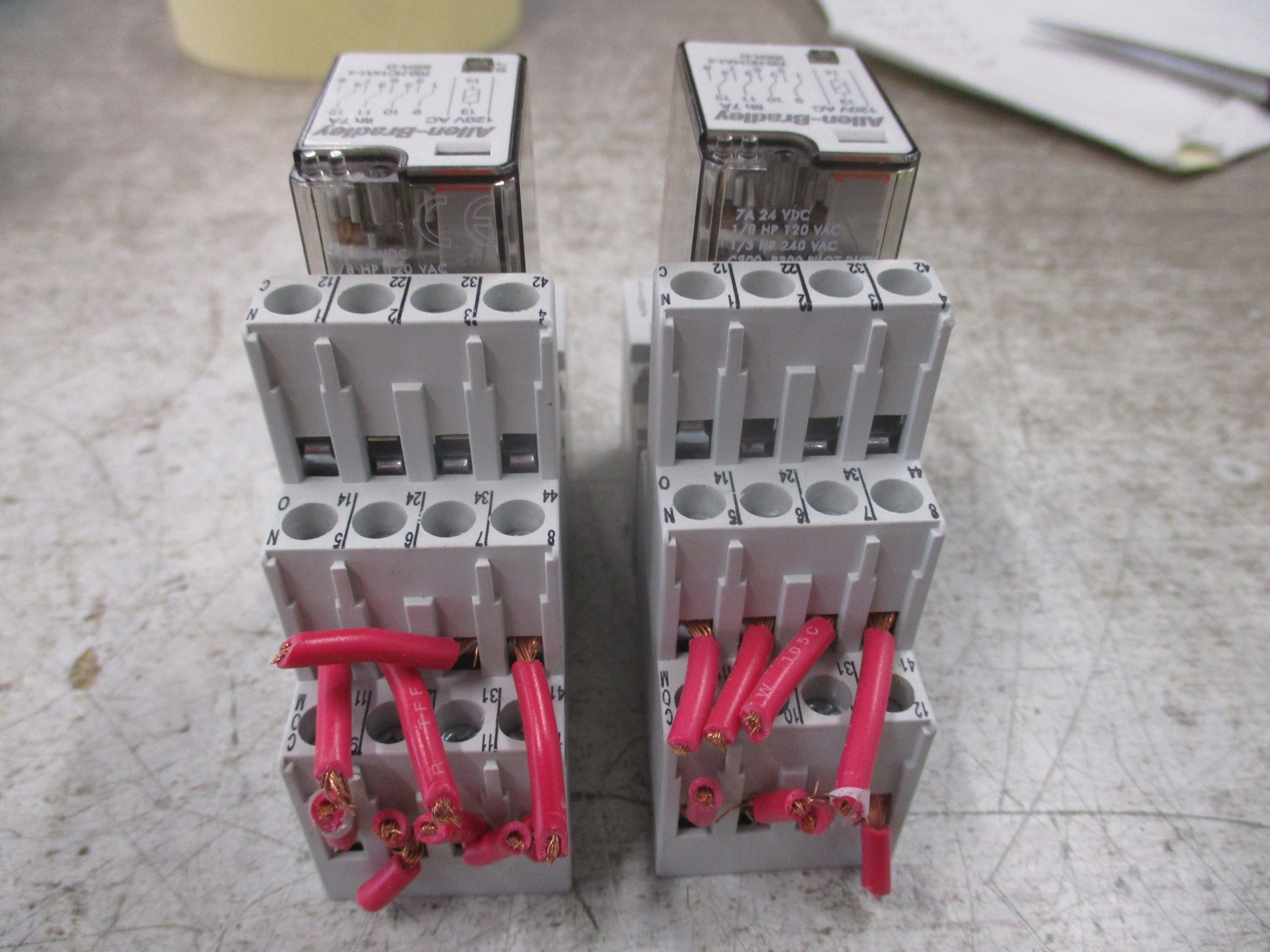 Allen-Bradley Relay 700-HC14A1-4 Ser. D 120V Coil W/Base *Lot of 2* Used