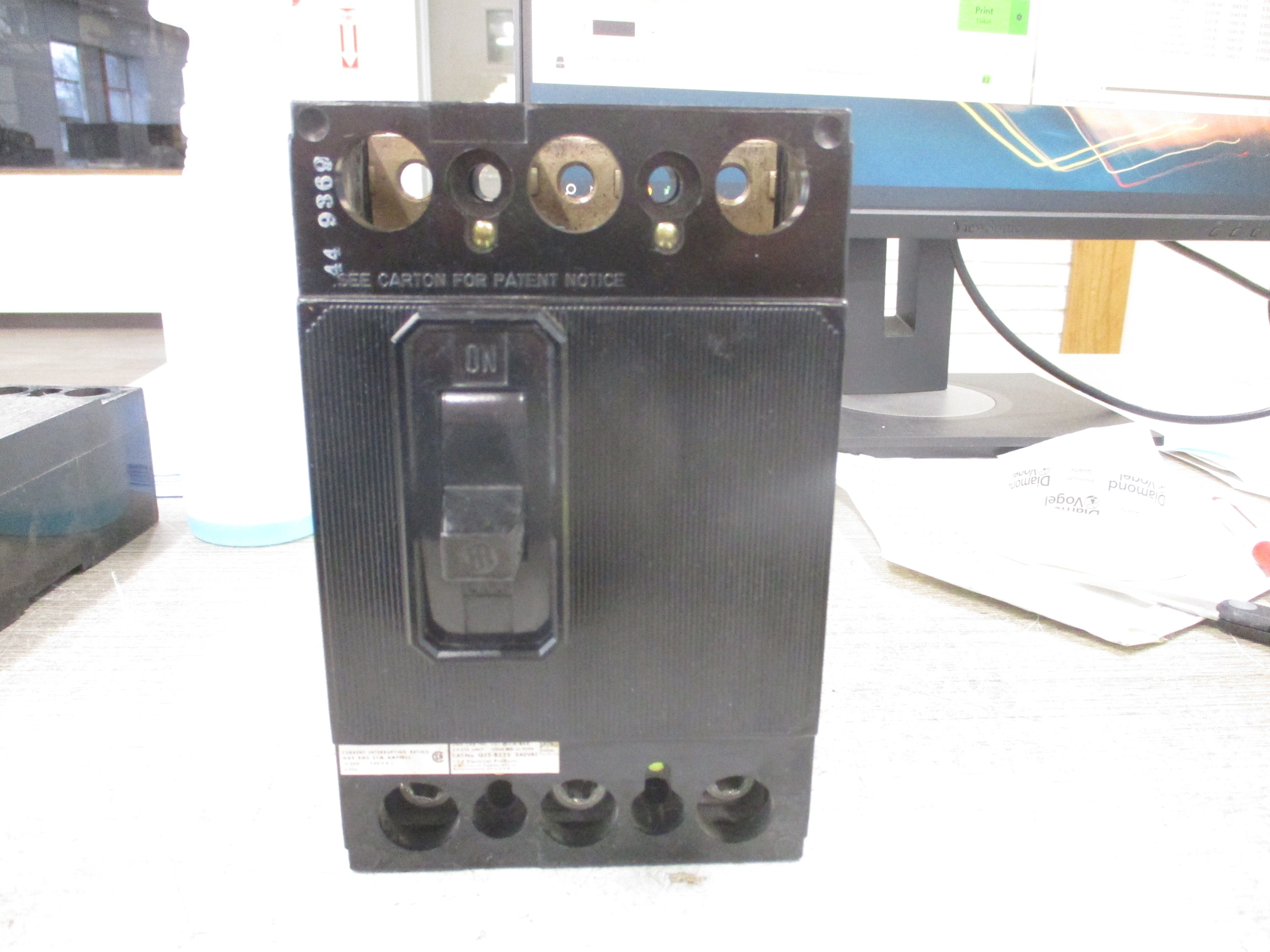 ITE Circuit Breaker QJ3-B225 225A 240V 3P (1) Lug Set Used