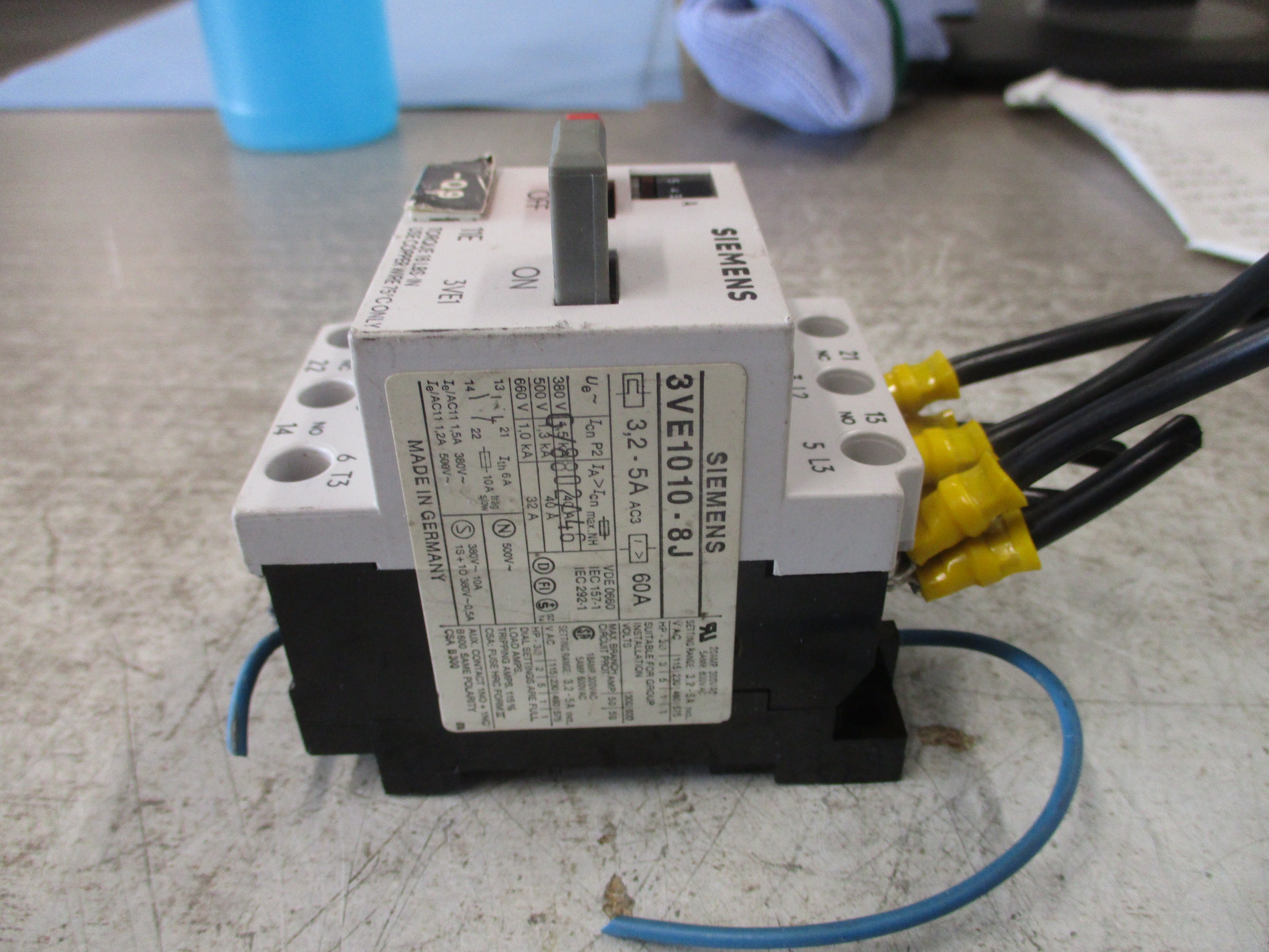 Siemens Manual Starter 3VE1010-8J Trip: 3.2-5A Used