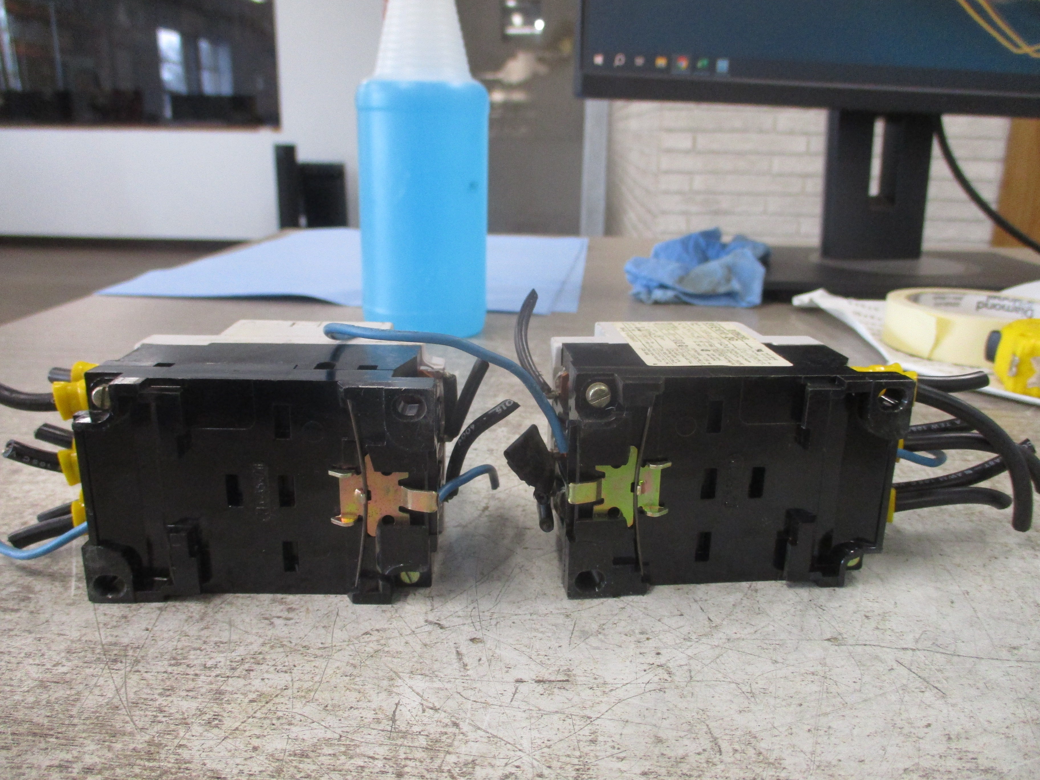 Siemens Manual Starter 3VE1010-2G Trip: 1-1.6A *Lot of 2* Used