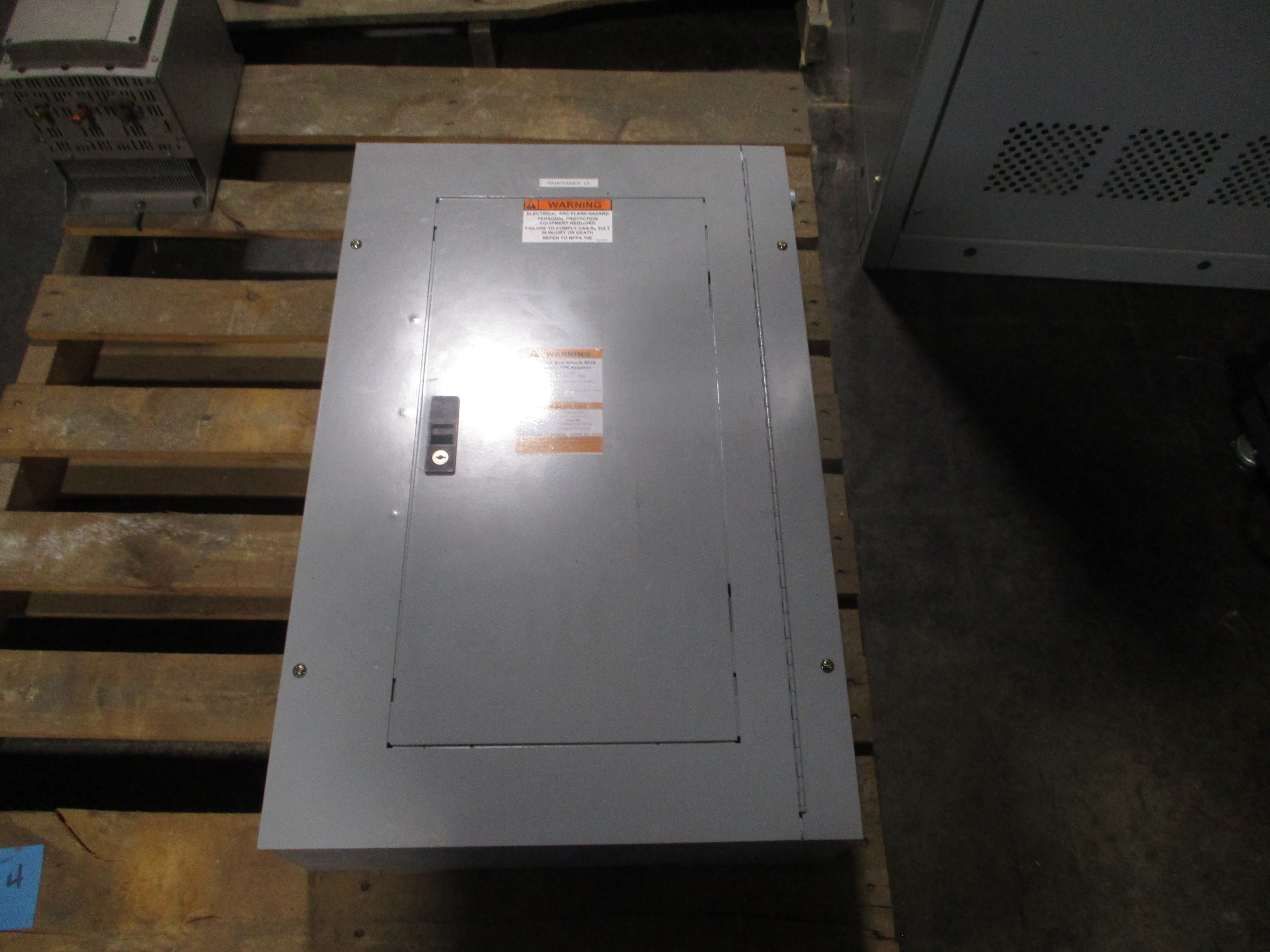 GE Main Breaker Circuit Breaker Panel AQF3301AB 100A Main 208/120V 3PH 4W Used