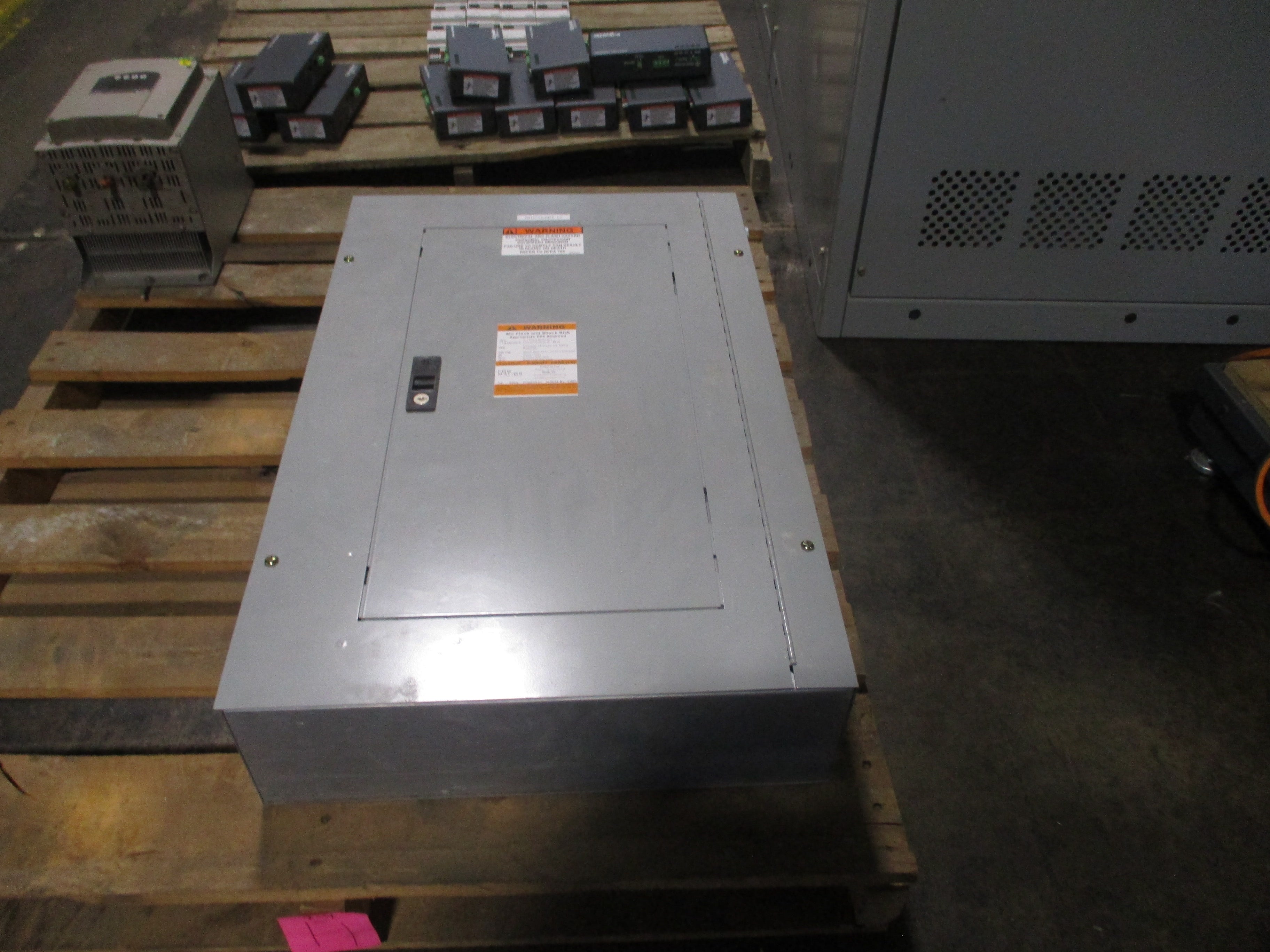 GE Main Breaker Circuit Breaker Panel AQF3301AB 100A Main 208/120V 3PH 4W Used